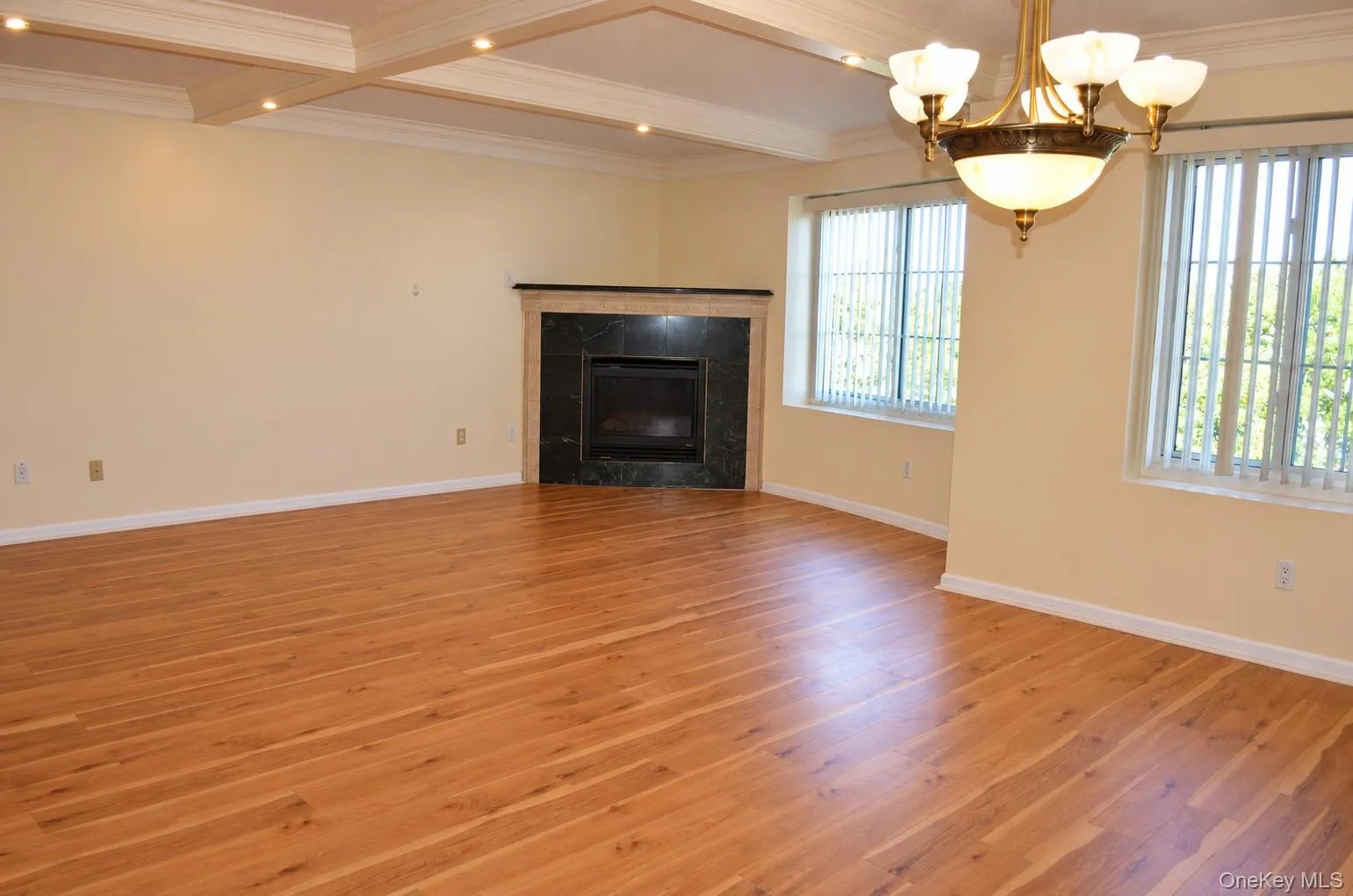 242 Maple Avenue, North Hempstead, NY, 2 Bedroom Bedrooms, 8 Room Rooms,2 BathroomBathrooms,Residential Lease,For Rent,Maple,0,1050547 242 Maple Avenue, North Hempstead, NY, 2 Bedroom Bedrooms, 8 Room Rooms,2 BathroomBathrooms,Residential Lease,For Rent,Maple,0,1050547