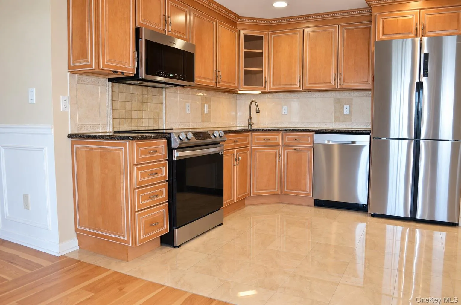 242 Maple Avenue, North Hempstead, NY, 2 Bedroom Bedrooms, 8 Room Rooms,2 BathroomBathrooms,Residential Lease,For Rent,Maple,0,1050547 242 Maple Avenue, North Hempstead, NY, 2 Bedroom Bedrooms, 8 Room Rooms,2 BathroomBathrooms,Residential Lease,For Rent,Maple,0,1050547