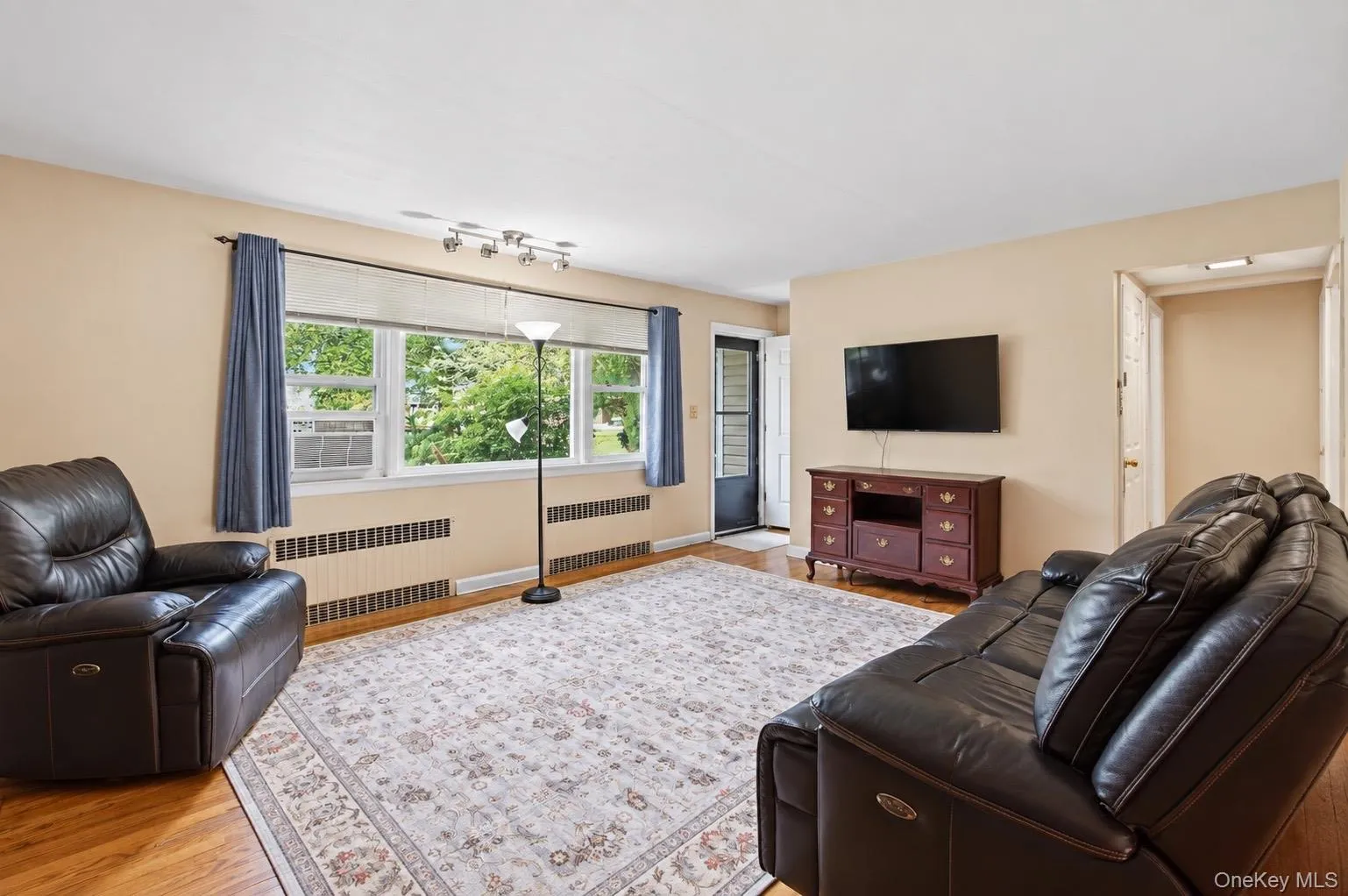 20 18th Street, Huntington, NY, 4 Bedrooms Bedrooms, 8 Rooms Rooms,3 BathroomsBathrooms,Residential,For Rent,18th,0,1050557 20 18th Street, Huntington, NY, 4 Bedrooms Bedrooms, 8 Rooms Rooms,3 BathroomsBathrooms,Residential,For Rent,18th,0,1050557