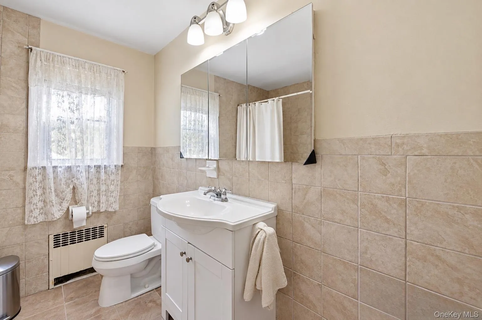20 18th Street, Huntington, NY, 4 Bedrooms Bedrooms, 8 Rooms Rooms,3 BathroomsBathrooms,Residential,For Rent,18th,0,1050557 20 18th Street, Huntington, NY, 4 Bedrooms Bedrooms, 8 Rooms Rooms,3 BathroomsBathrooms,Residential,For Rent,18th,0,1050557