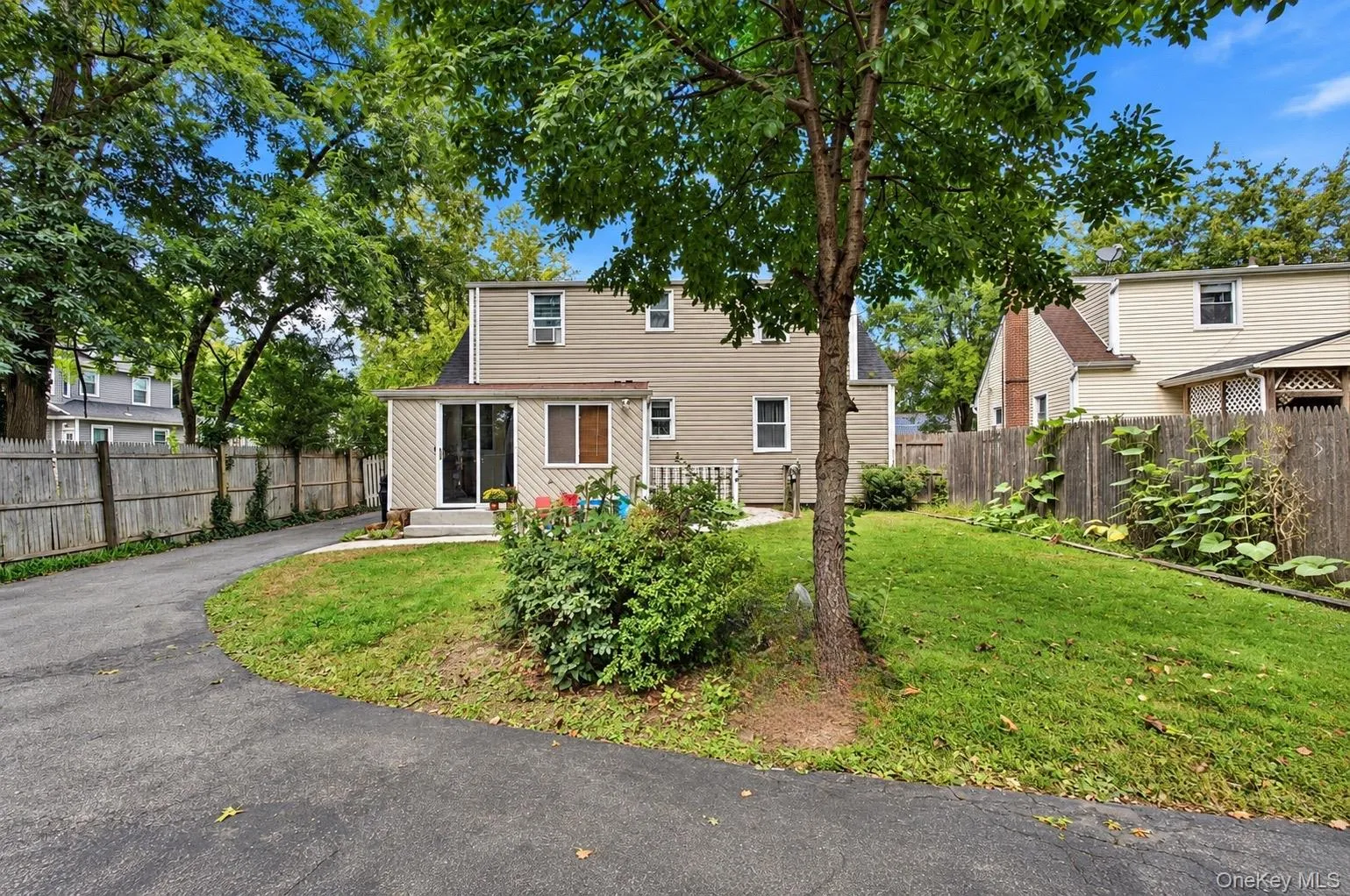 20 18th Street, Huntington, NY, 4 Bedrooms Bedrooms, 8 Rooms Rooms,3 BathroomsBathrooms,Residential,For Rent,18th,0,1050557 20 18th Street, Huntington, NY, 4 Bedrooms Bedrooms, 8 Rooms Rooms,3 BathroomsBathrooms,Residential,For Rent,18th,0,1050557