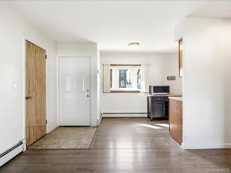 11 Hoover Lane, Oyster Bay, NY, 3 Bedrooms Bedrooms, 5 Rooms Rooms,1 BathroomBathrooms,Residential,For Rent,Hoover,0,1050559 11 Hoover Lane, Oyster Bay, NY, 3 Bedrooms Bedrooms, 5 Rooms Rooms,1 BathroomBathrooms,Residential,For Rent,Hoover,0,1050559