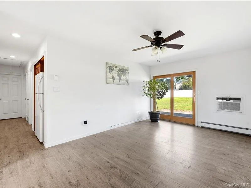 11 Hoover Lane, Oyster Bay, NY, 3 Bedrooms Bedrooms, 5 Rooms Rooms,1 BathroomBathrooms,Residential,For Rent,Hoover,0,1050559 11 Hoover Lane, Oyster Bay, NY, 3 Bedrooms Bedrooms, 5 Rooms Rooms,1 BathroomBathrooms,Residential,For Rent,Hoover,0,1050559