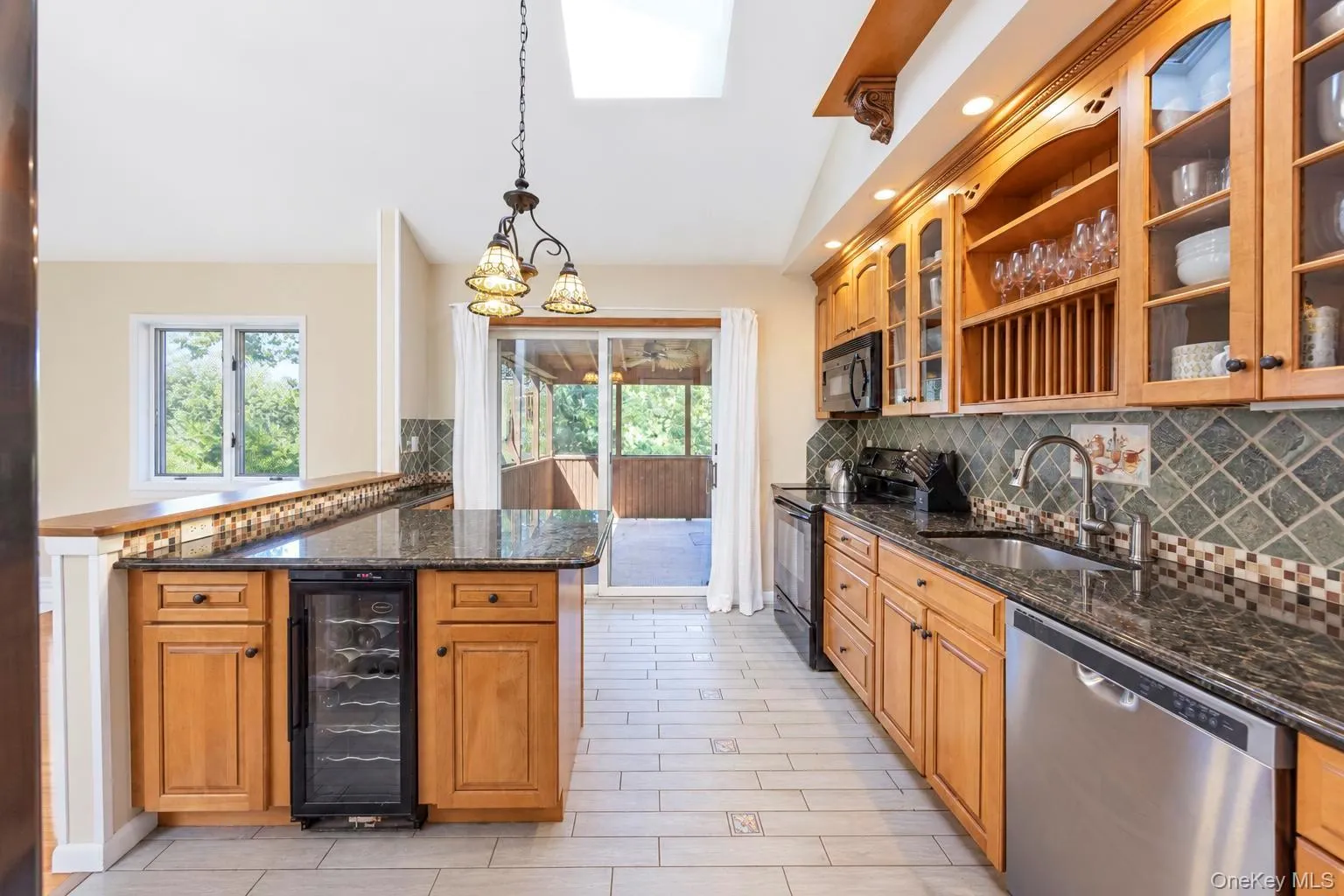 137 Ridgewood Avenue, Brookhaven, NY, 5 Bedrooms Bedrooms, 10 Rooms Rooms,2 BathroomsBathrooms,Residential,For Rent,Ridgewood,0,1050562 137 Ridgewood Avenue, Brookhaven, NY, 5 Bedrooms Bedrooms, 10 Rooms Rooms,2 BathroomsBathrooms,Residential,For Rent,Ridgewood,0,1050562