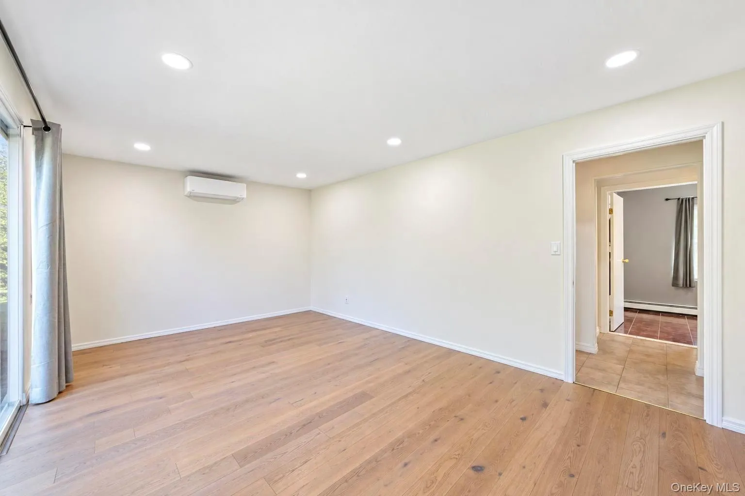 137 Ridgewood Avenue, Brookhaven, NY, 5 Bedrooms Bedrooms, 10 Rooms Rooms,2 BathroomsBathrooms,Residential,For Rent,Ridgewood,0,1050562 137 Ridgewood Avenue, Brookhaven, NY, 5 Bedrooms Bedrooms, 10 Rooms Rooms,2 BathroomsBathrooms,Residential,For Rent,Ridgewood,0,1050562