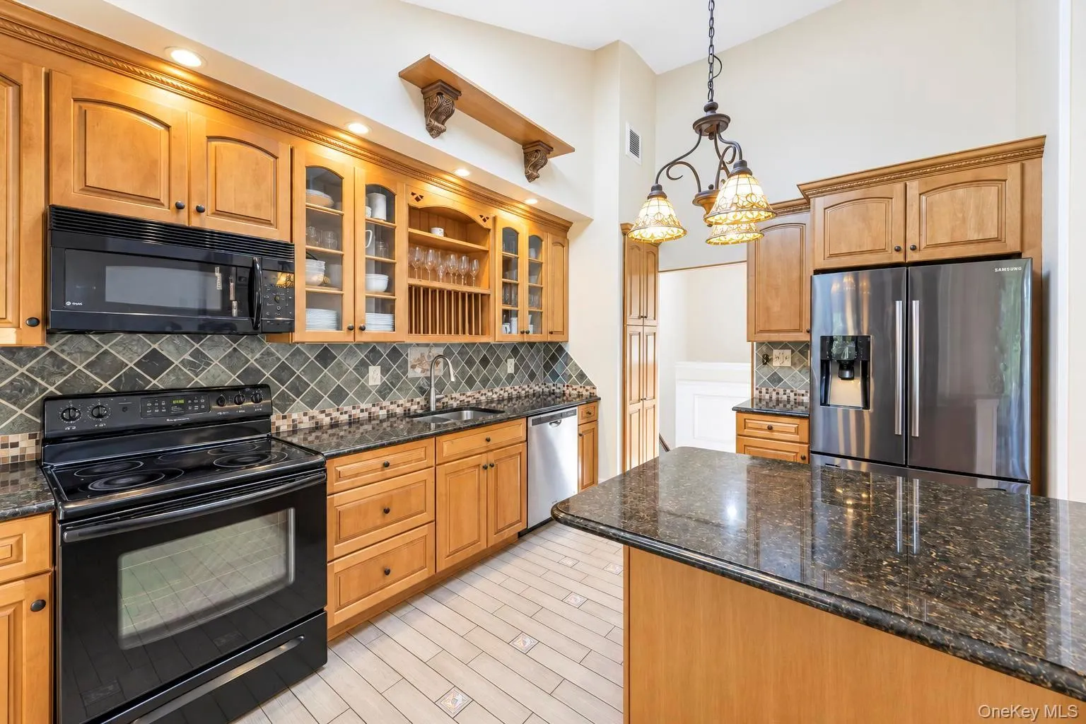 137 Ridgewood Avenue, Brookhaven, NY, 5 Bedrooms Bedrooms, 10 Rooms Rooms,2 BathroomsBathrooms,Residential,For Rent,Ridgewood,0,1050562 137 Ridgewood Avenue, Brookhaven, NY, 5 Bedrooms Bedrooms, 10 Rooms Rooms,2 BathroomsBathrooms,Residential,For Rent,Ridgewood,0,1050562