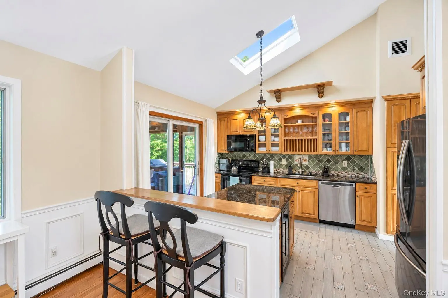 137 Ridgewood Avenue, Brookhaven, NY, 5 Bedrooms Bedrooms, 10 Rooms Rooms,2 BathroomsBathrooms,Residential,For Rent,Ridgewood,0,1050562 137 Ridgewood Avenue, Brookhaven, NY, 5 Bedrooms Bedrooms, 10 Rooms Rooms,2 BathroomsBathrooms,Residential,For Rent,Ridgewood,0,1050562