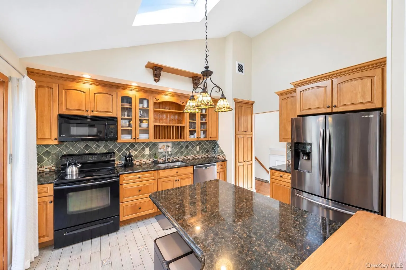 137 Ridgewood Avenue, Brookhaven, NY, 5 Bedrooms Bedrooms, 10 Rooms Rooms,2 BathroomsBathrooms,Residential,For Rent,Ridgewood,0,1050562 137 Ridgewood Avenue, Brookhaven, NY, 5 Bedrooms Bedrooms, 10 Rooms Rooms,2 BathroomsBathrooms,Residential,For Rent,Ridgewood,0,1050562