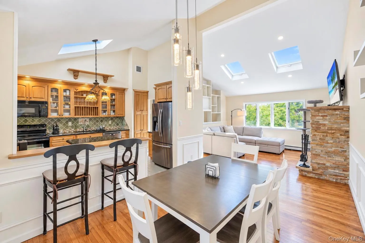 137 Ridgewood Avenue, Brookhaven, NY, 5 Bedrooms Bedrooms, 10 Rooms Rooms,2 BathroomsBathrooms,Residential,For Rent,Ridgewood,0,1050562 137 Ridgewood Avenue, Brookhaven, NY, 5 Bedrooms Bedrooms, 10 Rooms Rooms,2 BathroomsBathrooms,Residential,For Rent,Ridgewood,0,1050562