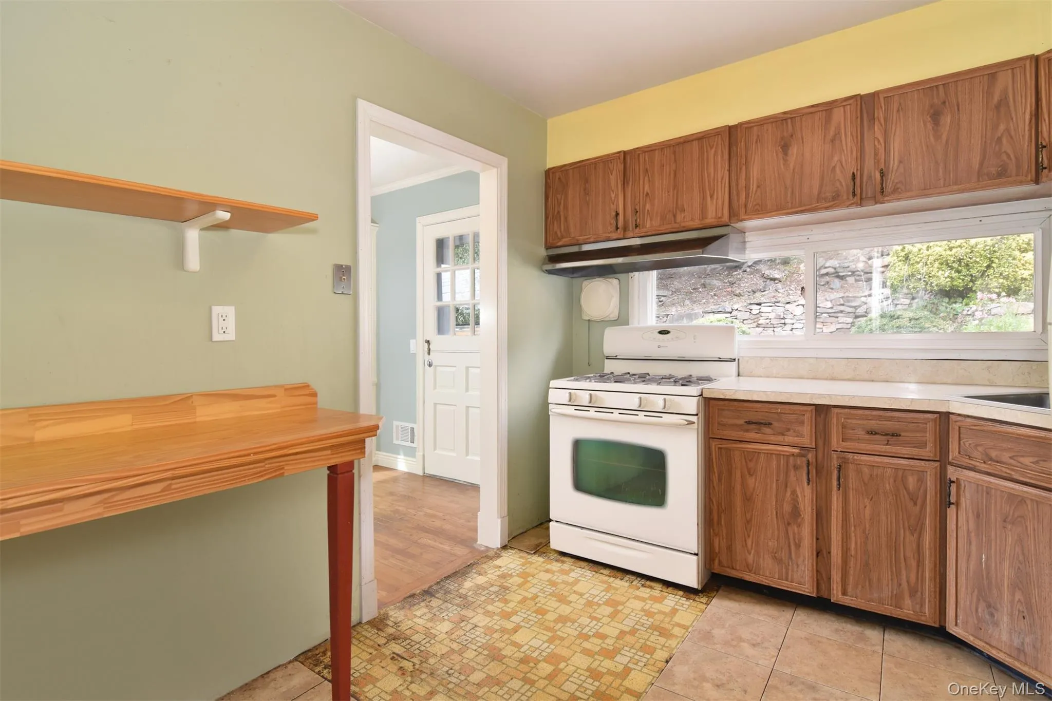 27 White Plains Avenue, Harrison, NY, 3 Bedrooms Bedrooms, 7 Rooms Rooms,1 BathroomBathrooms,Residential,For Rent,White Plains,0,1050565 27 White Plains Avenue, Harrison, NY, 3 Bedrooms Bedrooms, 7 Rooms Rooms,1 BathroomBathrooms,Residential,For Rent,White Plains,0,1050565