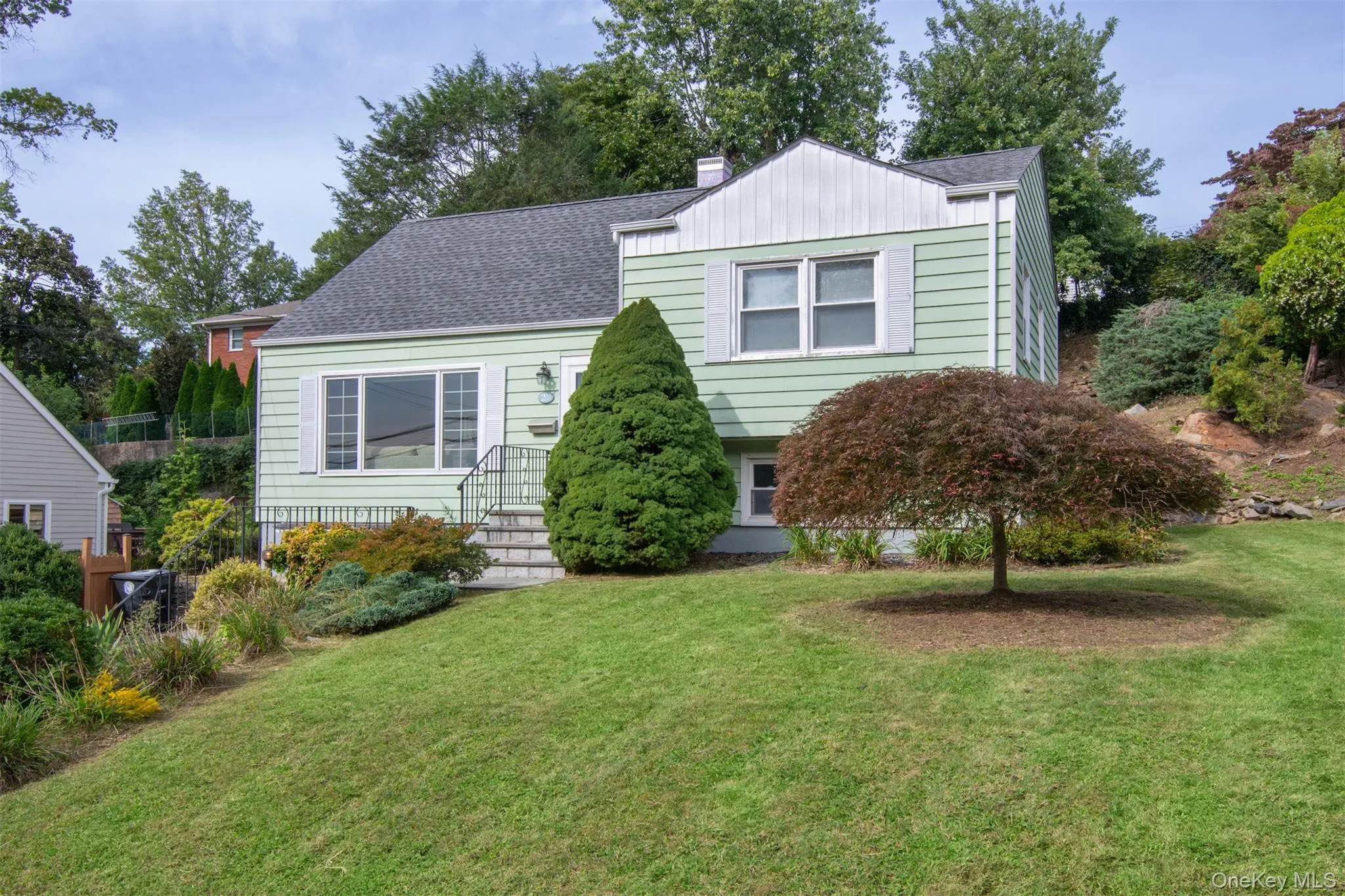 27 White Plains Avenue, Harrison, NY, 3 Bedrooms Bedrooms, 7 Rooms Rooms,1 BathroomBathrooms,Residential,For Rent,White Plains,0,1050565 27 White Plains Avenue, Harrison, NY, 3 Bedrooms Bedrooms, 7 Rooms Rooms,1 BathroomBathrooms,Residential,For Rent,White Plains,0,1050565