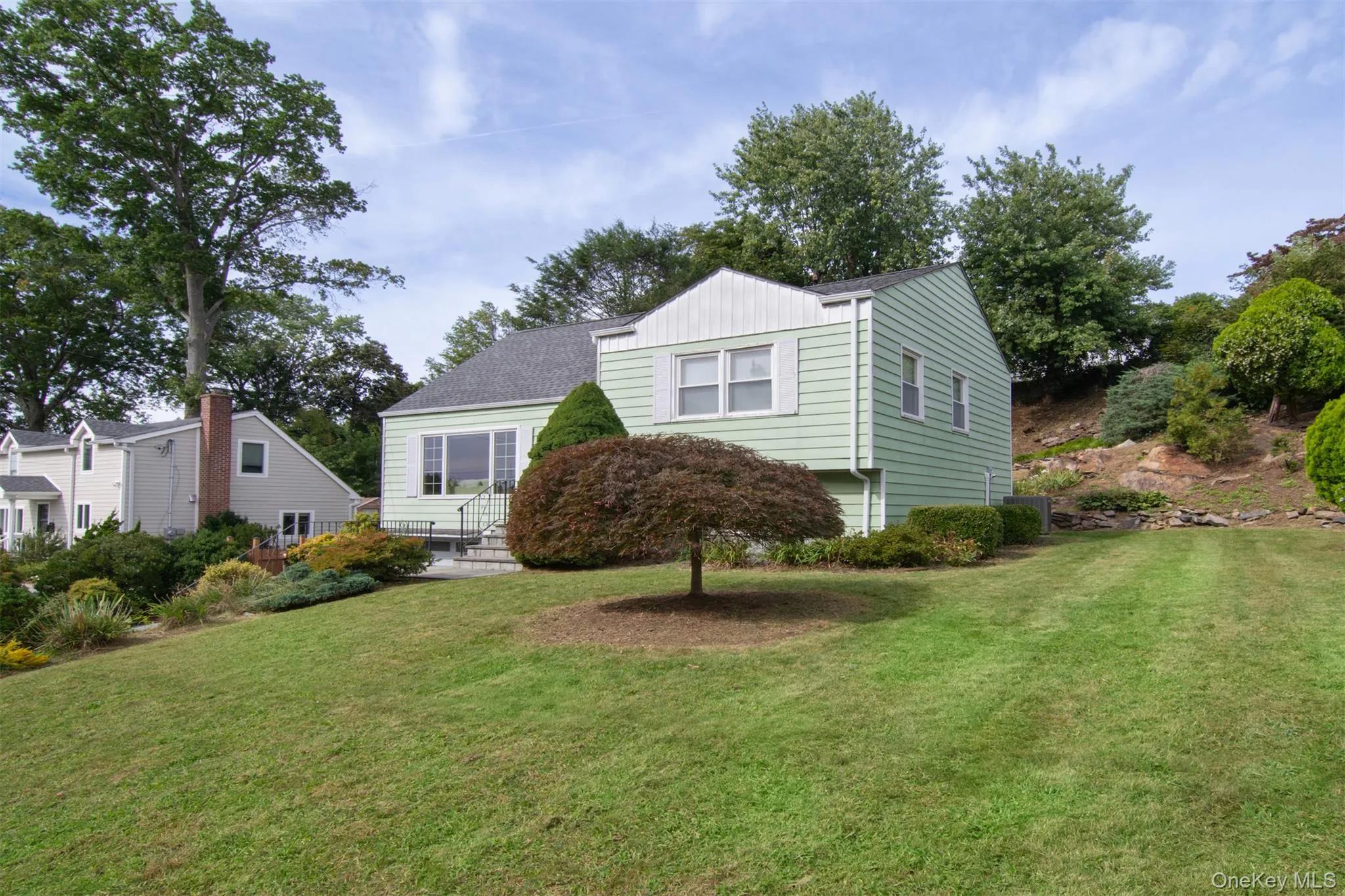 27 White Plains Avenue, Harrison, NY, 3 Bedrooms Bedrooms, 7 Rooms Rooms,1 BathroomBathrooms,Residential,For Rent,White Plains,0,1050565 27 White Plains Avenue, Harrison, NY, 3 Bedrooms Bedrooms, 7 Rooms Rooms,1 BathroomBathrooms,Residential,For Rent,White Plains,0,1050565