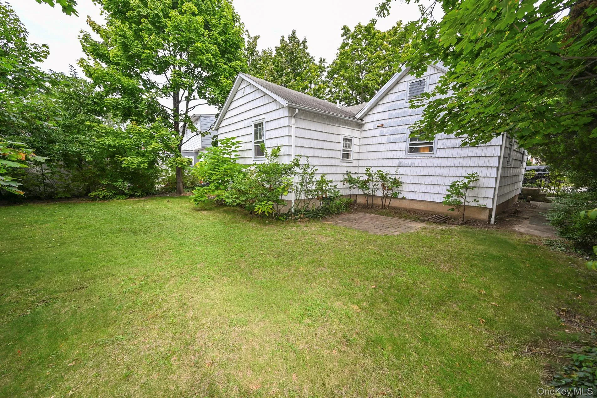 41 Porter Street, Hempstead, NY, 3 Bedrooms Bedrooms, 5 Rooms Rooms,1 BathroomBathrooms,Residential,For Rent,Porter,0,1050566 41 Porter Street, Hempstead, NY, 3 Bedrooms Bedrooms, 5 Rooms Rooms,1 BathroomBathrooms,Residential,For Rent,Porter,0,1050566