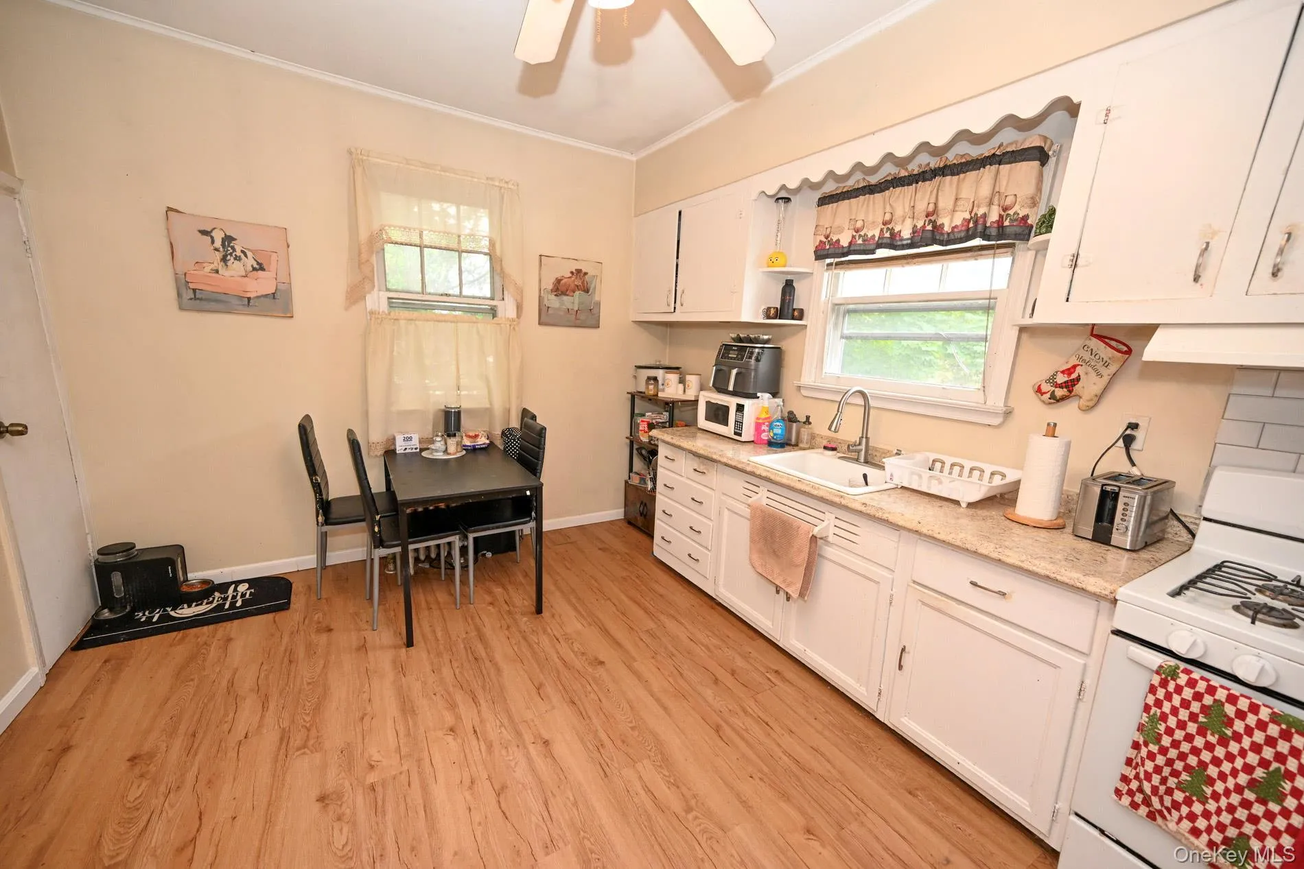 41 Porter Street, Hempstead, NY, 3 Bedrooms Bedrooms, 5 Rooms Rooms,1 BathroomBathrooms,Residential,For Rent,Porter,0,1050566 41 Porter Street, Hempstead, NY, 3 Bedrooms Bedrooms, 5 Rooms Rooms,1 BathroomBathrooms,Residential,For Rent,Porter,0,1050566
