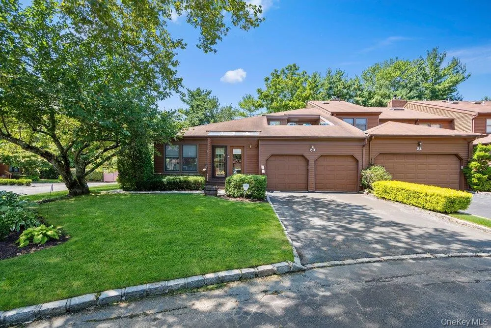 20 Hunt Court, Oyster Bay, NY, 3 Bedrooms Bedrooms, 10 Rooms Rooms,3 BathroomsBathrooms,Residential,For Rent,Hunt,0,1050571 20 Hunt Court, Oyster Bay, NY, 3 Bedrooms Bedrooms, 10 Rooms Rooms,3 BathroomsBathrooms,Residential,For Rent,Hunt,0,1050571