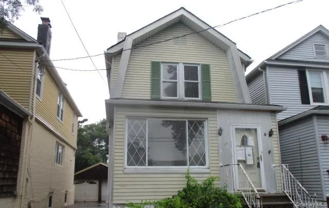 98 Marine Street, New York, NY, 3 Bedrooms Bedrooms, 7 Rooms Rooms,1 BathroomBathrooms,Residential,For Rent,Marine,0,1050575 98 Marine Street, New York, NY, 3 Bedrooms Bedrooms, 7 Rooms Rooms,1 BathroomBathrooms,Residential,For Rent,Marine,0,1050575