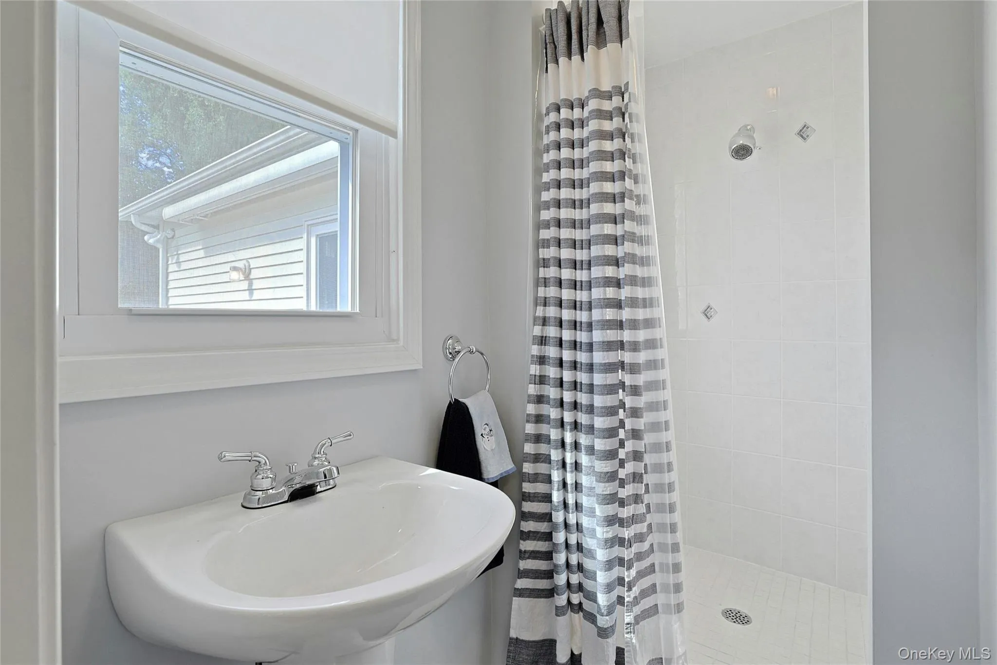 3 Five Oaks Lane, Clarkstown, NY, 4 Bedrooms Bedrooms, 13 Rooms Rooms,3 BathroomsBathrooms,Residential,For Rent,Five Oaks,0,1050581 3 Five Oaks Lane, Clarkstown, NY, 4 Bedrooms Bedrooms, 13 Rooms Rooms,3 BathroomsBathrooms,Residential,For Rent,Five Oaks,0,1050581