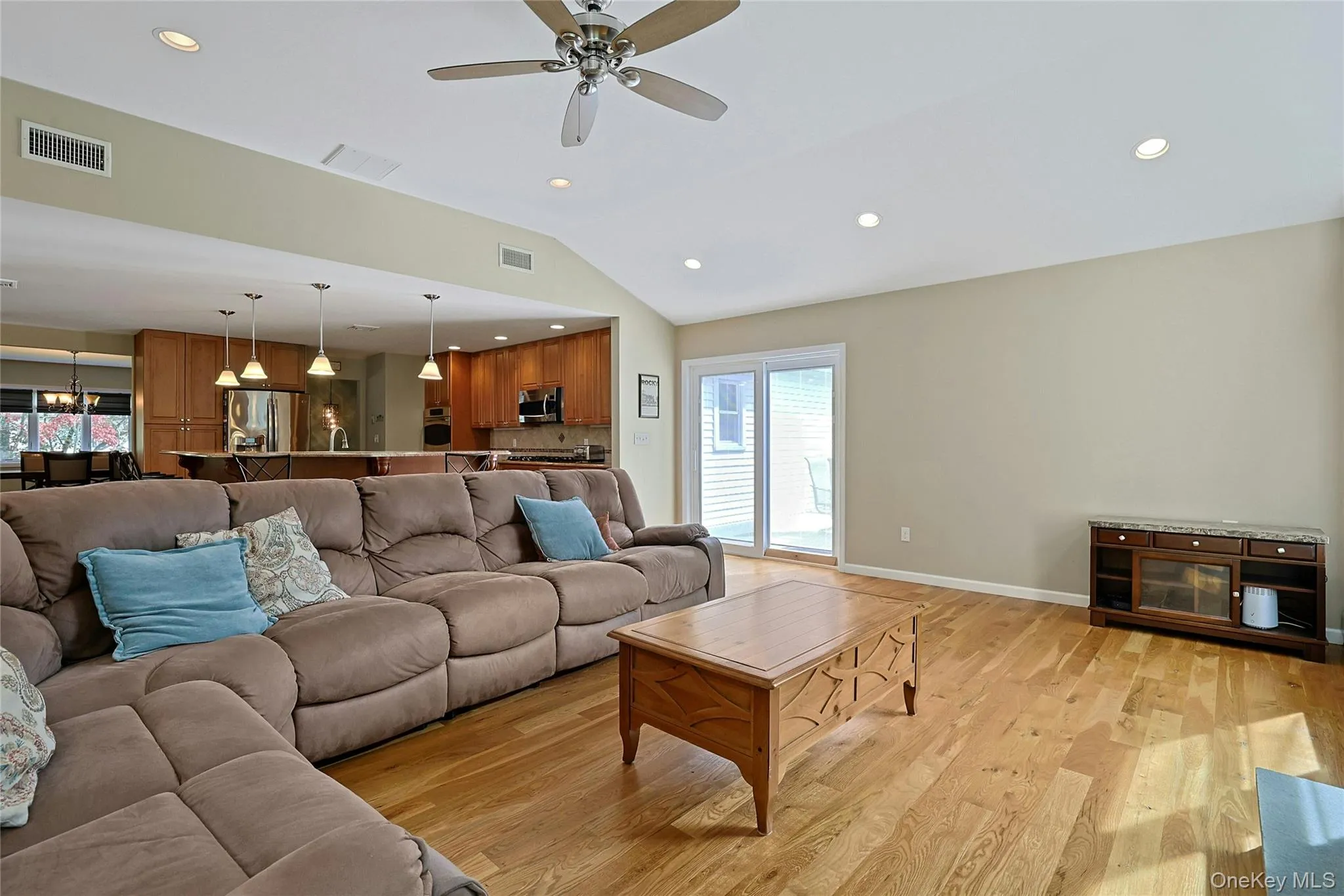 3 Five Oaks Lane, Clarkstown, NY, 4 Bedrooms Bedrooms, 13 Rooms Rooms,3 BathroomsBathrooms,Residential,For Rent,Five Oaks,0,1050581 3 Five Oaks Lane, Clarkstown, NY, 4 Bedrooms Bedrooms, 13 Rooms Rooms,3 BathroomsBathrooms,Residential,For Rent,Five Oaks,0,1050581