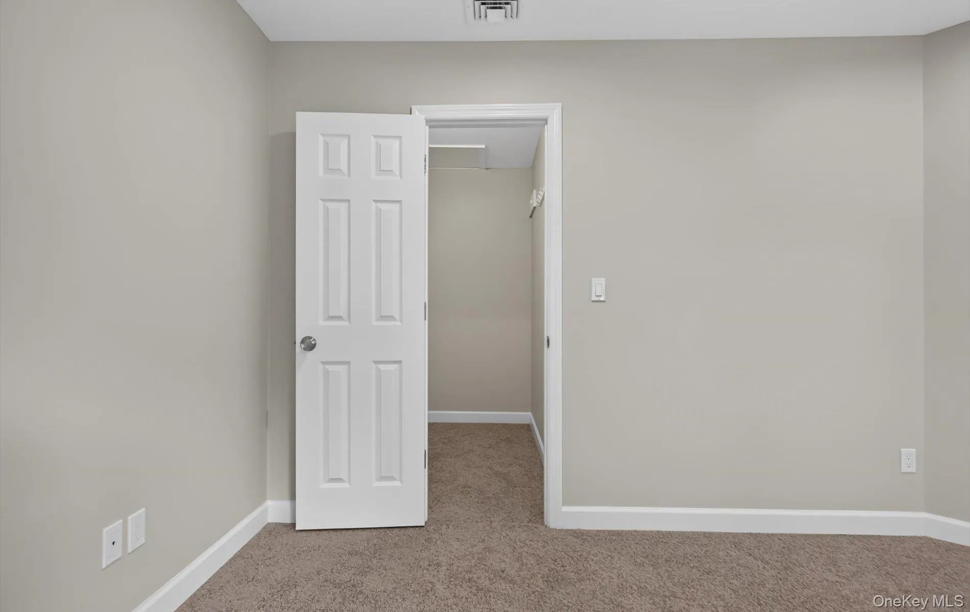 176 Melanie Way, Huntington, NY, 2 Bedrooms Bedrooms, 8 Rooms Rooms,1 BathroomBathrooms,Residential,For Rent,Melanie,0,1050583 176 Melanie Way, Huntington, NY, 2 Bedrooms Bedrooms, 8 Rooms Rooms,1 BathroomBathrooms,Residential,For Rent,Melanie,0,1050583