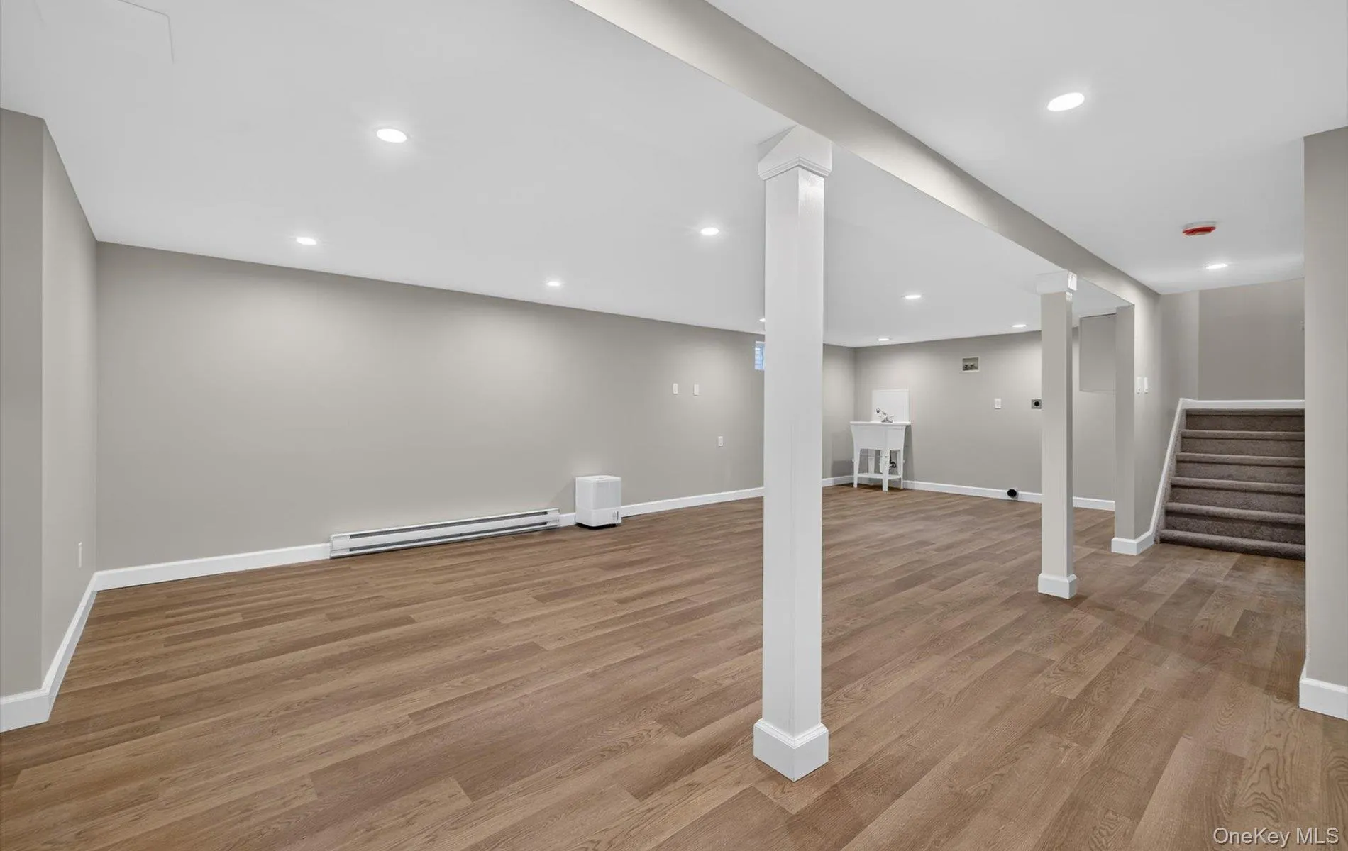 176 Melanie Way, Huntington, NY, 2 Bedrooms Bedrooms, 8 Rooms Rooms,1 BathroomBathrooms,Residential,For Rent,Melanie,0,1050583 176 Melanie Way, Huntington, NY, 2 Bedrooms Bedrooms, 8 Rooms Rooms,1 BathroomBathrooms,Residential,For Rent,Melanie,0,1050583