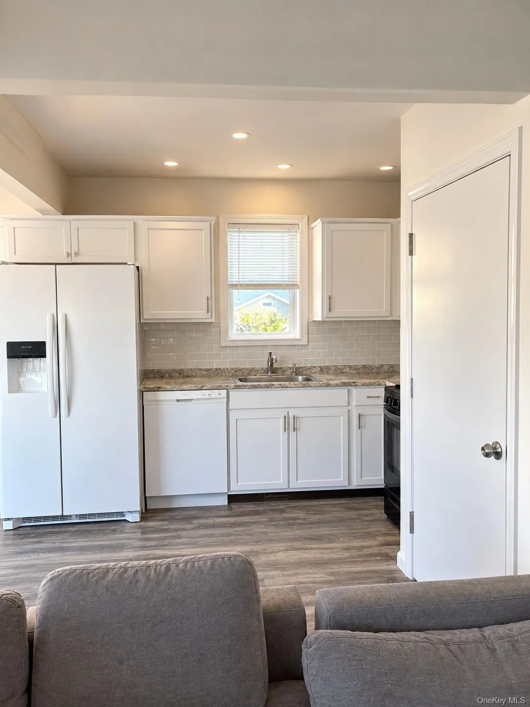 864 Walnut Street, Babylon, NY, 2 Bedrooms Bedrooms, 6 Rooms Rooms,2 BathroomsBathrooms,Residential Lease,For Rent,Walnut,0,1050591 864 Walnut Street, Babylon, NY, 2 Bedrooms Bedrooms, 6 Rooms Rooms,2 BathroomsBathrooms,Residential Lease,For Rent,Walnut,0,1050591