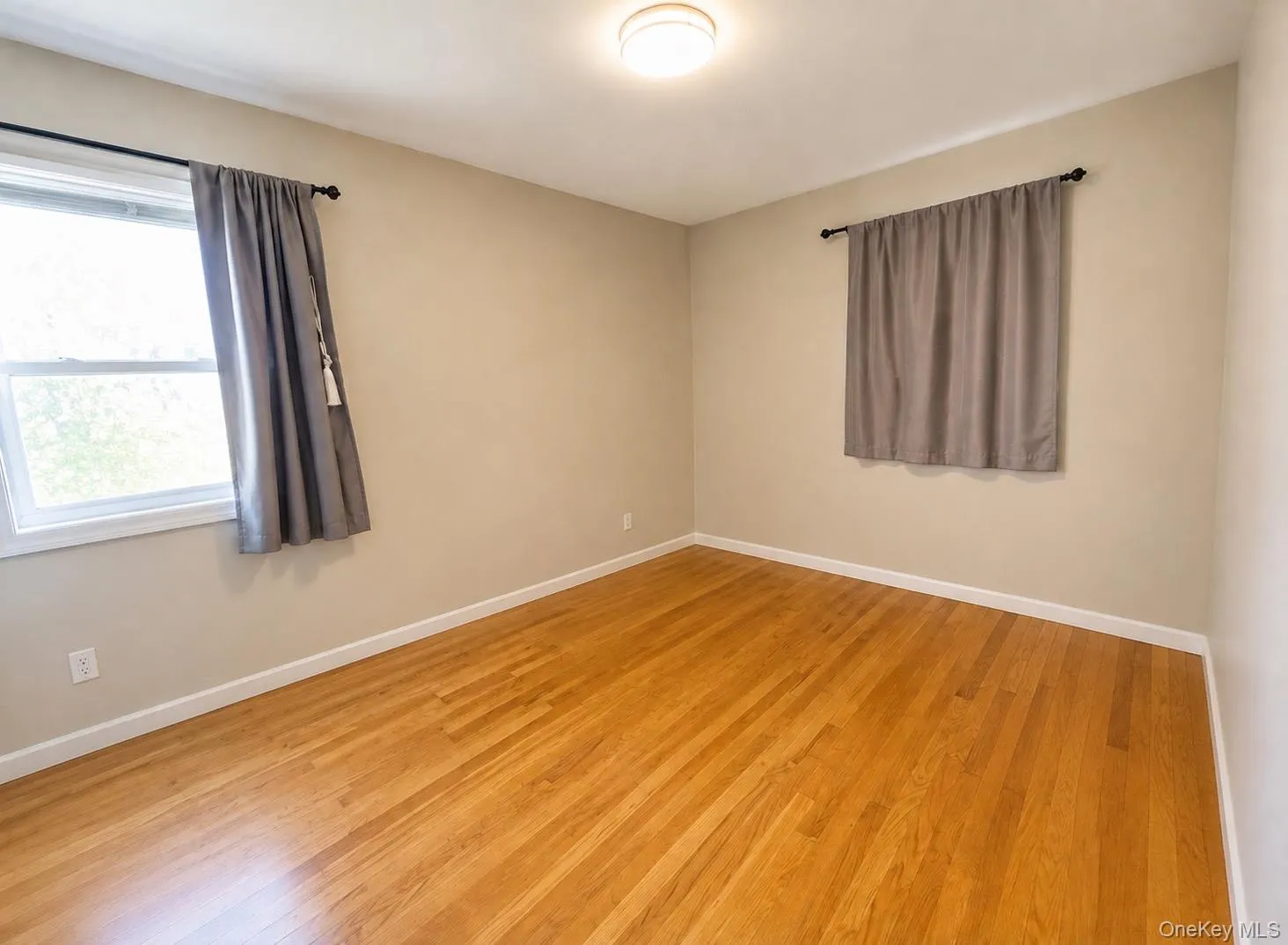 83 Heitz Place, Oyster Bay, NY, 3 Bedrooms Bedrooms, 5 Rooms Rooms,2 BathroomsBathrooms,Residential Lease,For Rent,Heitz,0,1050595 83 Heitz Place, Oyster Bay, NY, 3 Bedrooms Bedrooms, 5 Rooms Rooms,2 BathroomsBathrooms,Residential Lease,For Rent,Heitz,0,1050595