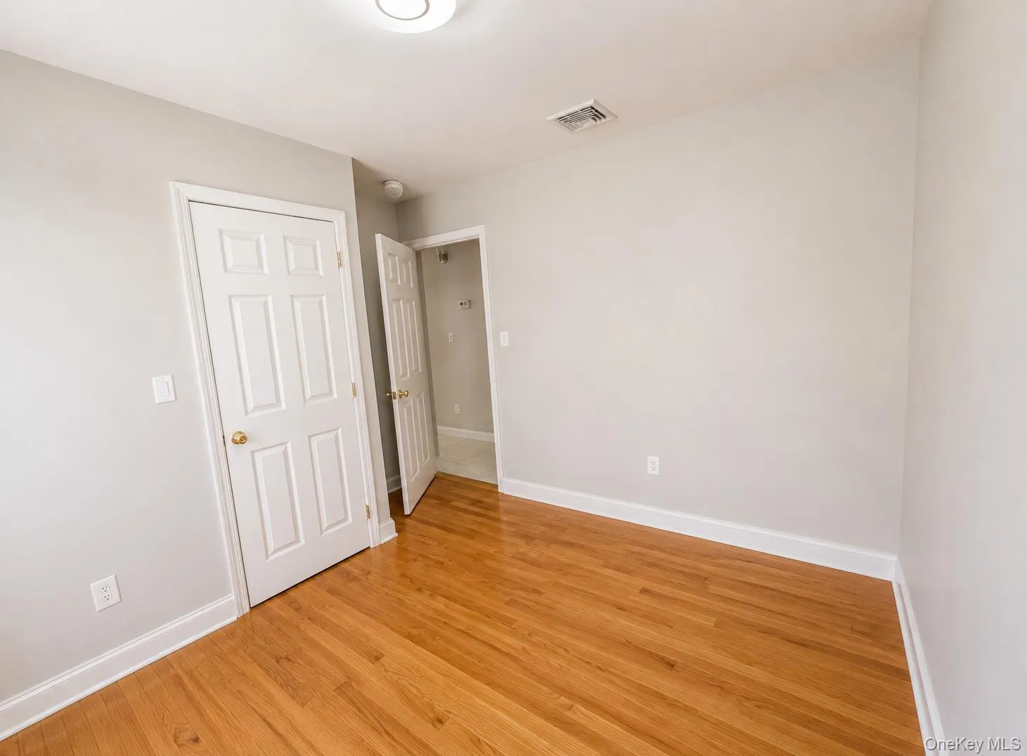 83 Heitz Place, Oyster Bay, NY, 3 Bedrooms Bedrooms, 5 Rooms Rooms,2 BathroomsBathrooms,Residential Lease,For Rent,Heitz,0,1050595 83 Heitz Place, Oyster Bay, NY, 3 Bedrooms Bedrooms, 5 Rooms Rooms,2 BathroomsBathrooms,Residential Lease,For Rent,Heitz,0,1050595