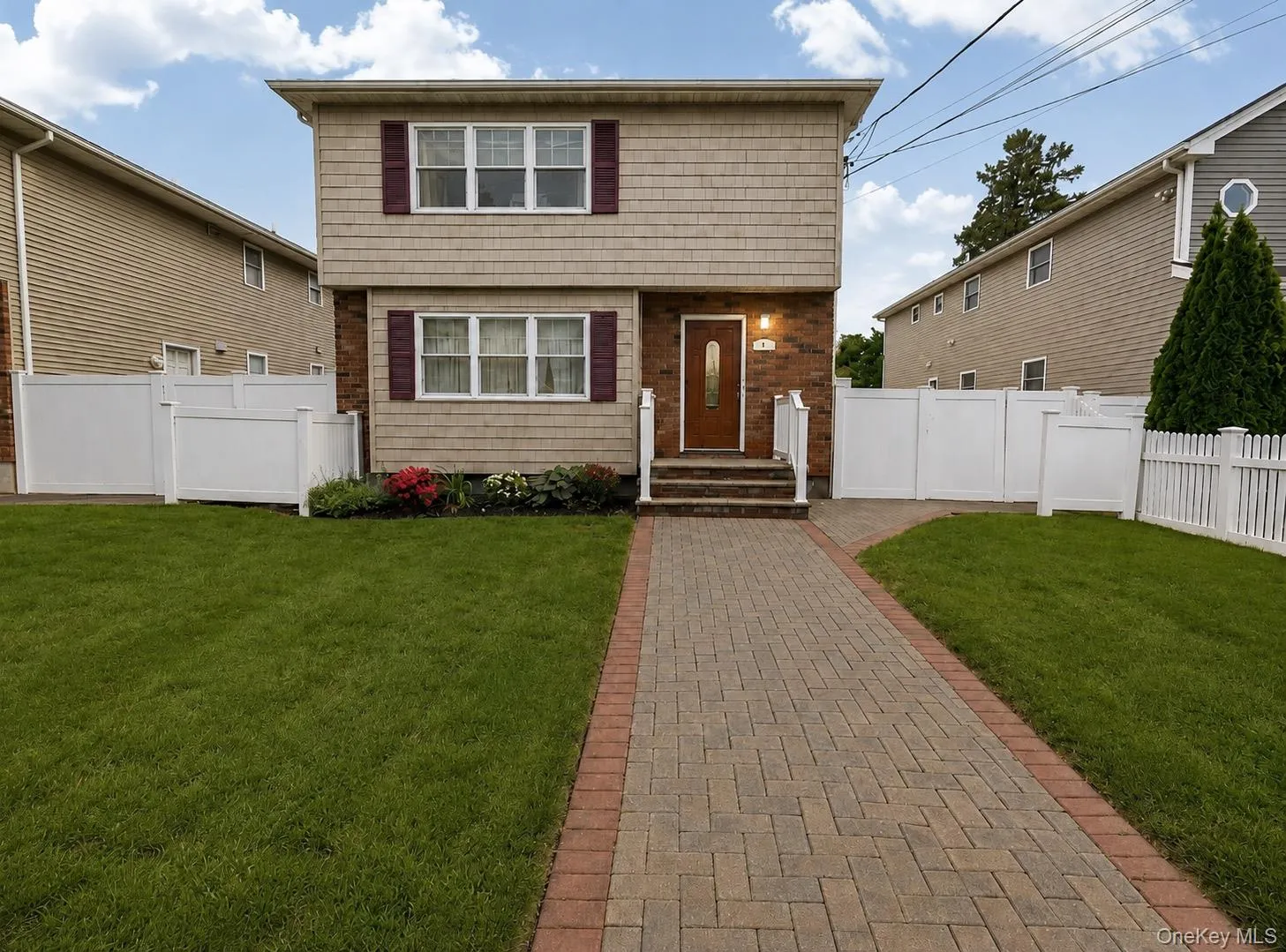 83 Heitz Place, Oyster Bay, NY, 3 Bedrooms Bedrooms, 5 Rooms Rooms,2 BathroomsBathrooms,Residential Lease,For Rent,Heitz,0,1050595 83 Heitz Place, Oyster Bay, NY, 3 Bedrooms Bedrooms, 5 Rooms Rooms,2 BathroomsBathrooms,Residential Lease,For Rent,Heitz,0,1050595