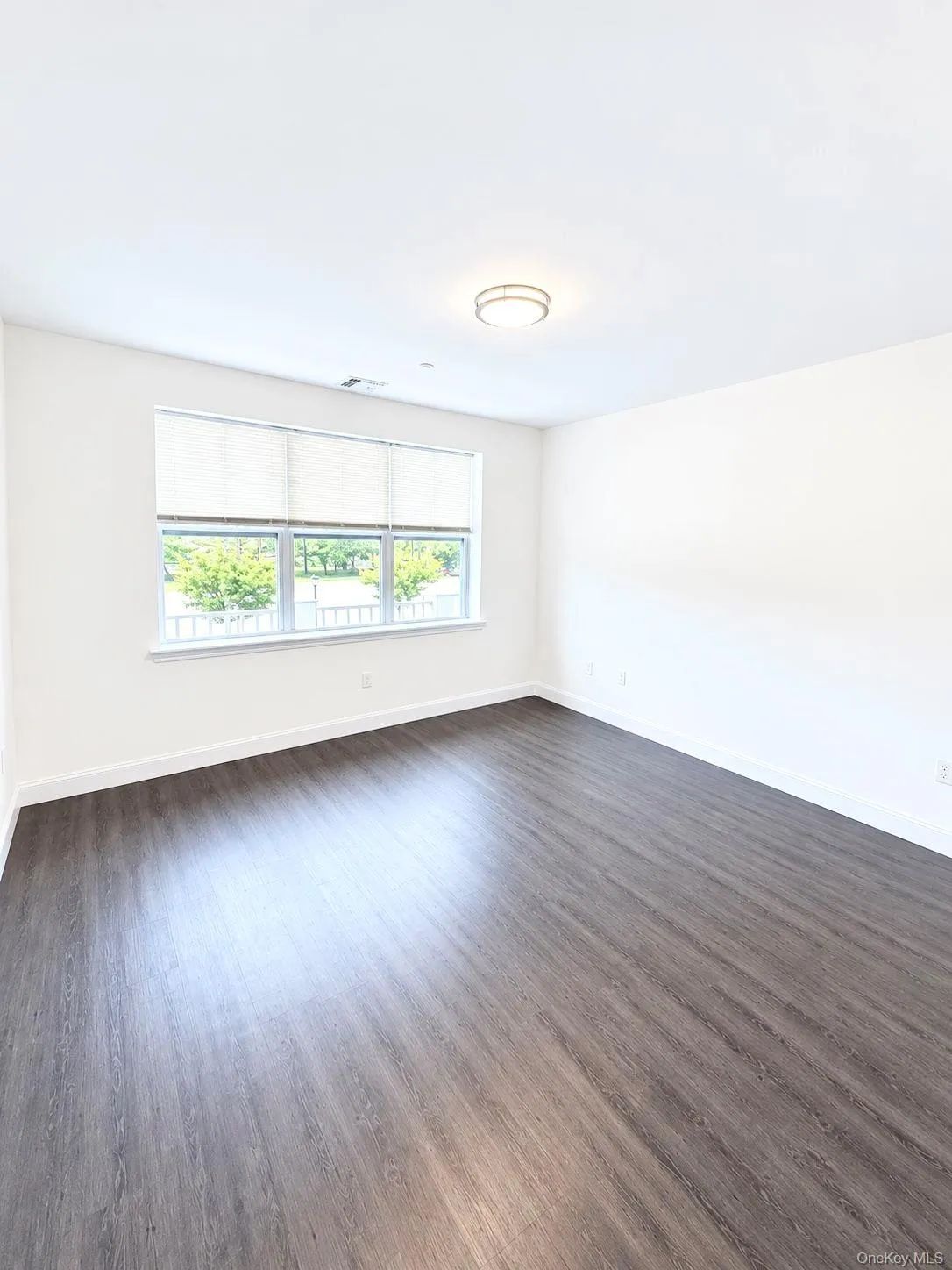 1046 New York Avenue, Huntington, NY, 1 Bedroom Bedrooms, 3 Room Rooms,1 BathroomBathrooms,Residential Lease,For Rent,New York,0,1050597 1046 New York Avenue, Huntington, NY, 1 Bedroom Bedrooms, 3 Room Rooms,1 BathroomBathrooms,Residential Lease,For Rent,New York,0,1050597