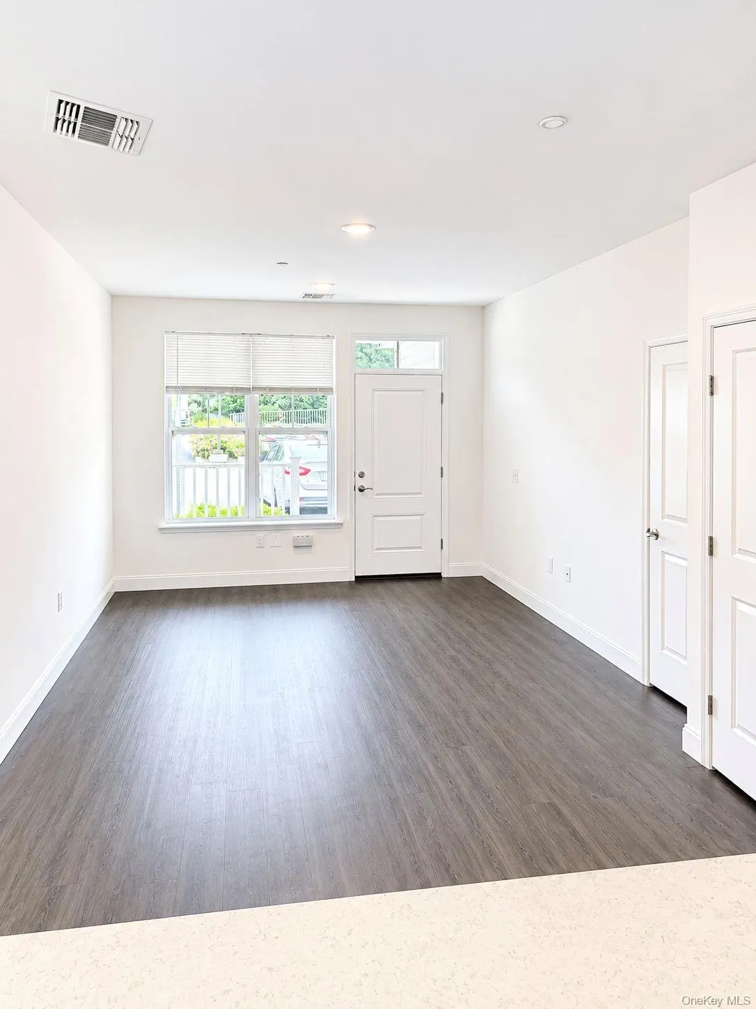 1046 New York Avenue, Huntington, NY, 1 Bedroom Bedrooms, 3 Room Rooms,1 BathroomBathrooms,Residential Lease,For Rent,New York,0,1050597 1046 New York Avenue, Huntington, NY, 1 Bedroom Bedrooms, 3 Room Rooms,1 BathroomBathrooms,Residential Lease,For Rent,New York,0,1050597