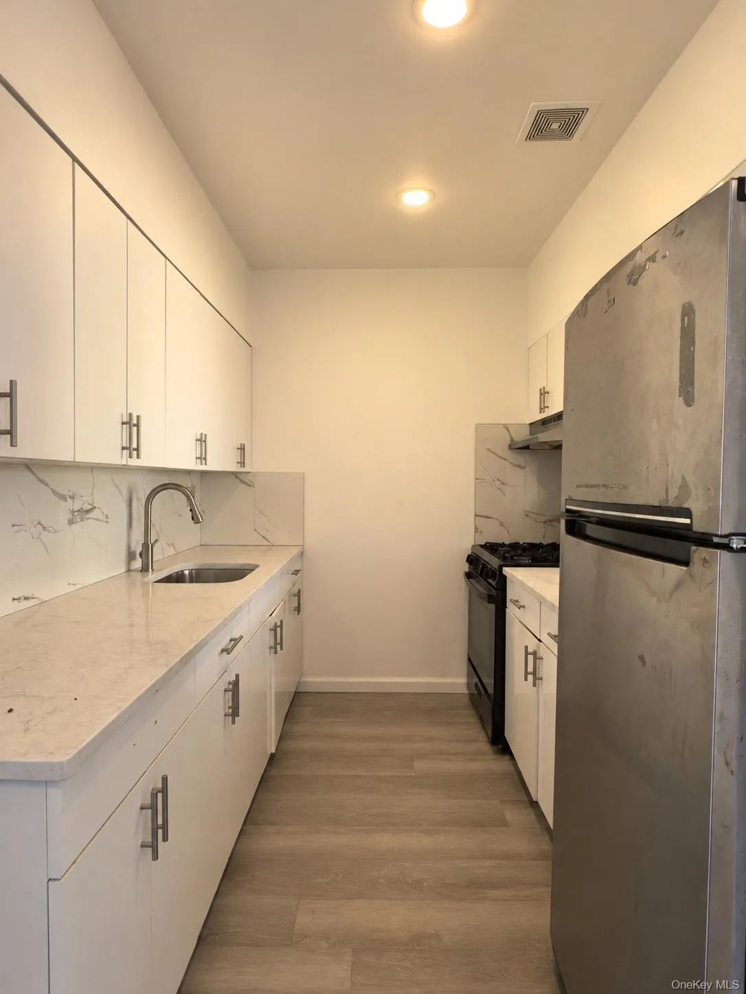 1682 Topping Avenue, New York, NY, 3 Bedroom Bedrooms, 6 Room Rooms,1 BathroomBathrooms,Residential Lease,For Rent,Topping,0,1050600 1682 Topping Avenue, New York, NY, 3 Bedroom Bedrooms, 6 Room Rooms,1 BathroomBathrooms,Residential Lease,For Rent,Topping,0,1050600