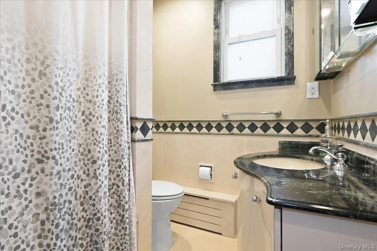 56 Elmwood Street, Hempstead, NY, 3 Bedrooms Bedrooms, 7 Rooms Rooms,2 BathroomsBathrooms,Residential,For Rent,Elmwood,0,1050601 56 Elmwood Street, Hempstead, NY, 3 Bedrooms Bedrooms, 7 Rooms Rooms,2 BathroomsBathrooms,Residential,For Rent,Elmwood,0,1050601