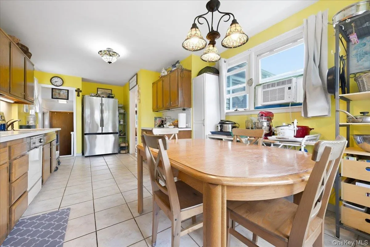 56 Elmwood Street, Hempstead, NY, 3 Bedrooms Bedrooms, 7 Rooms Rooms,2 BathroomsBathrooms,Residential,For Rent,Elmwood,0,1050601 56 Elmwood Street, Hempstead, NY, 3 Bedrooms Bedrooms, 7 Rooms Rooms,2 BathroomsBathrooms,Residential,For Rent,Elmwood,0,1050601