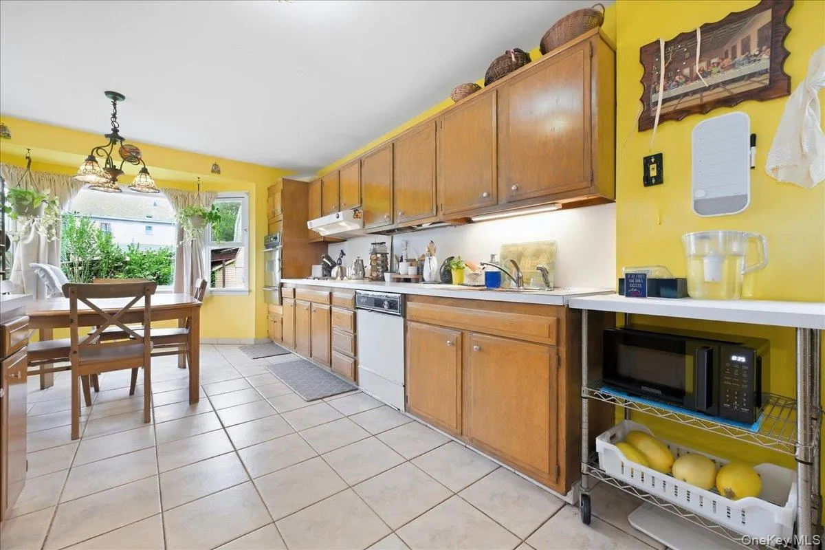 56 Elmwood Street, Hempstead, NY, 3 Bedrooms Bedrooms, 7 Rooms Rooms,2 BathroomsBathrooms,Residential,For Rent,Elmwood,0,1050601 56 Elmwood Street, Hempstead, NY, 3 Bedrooms Bedrooms, 7 Rooms Rooms,2 BathroomsBathrooms,Residential,For Rent,Elmwood,0,1050601