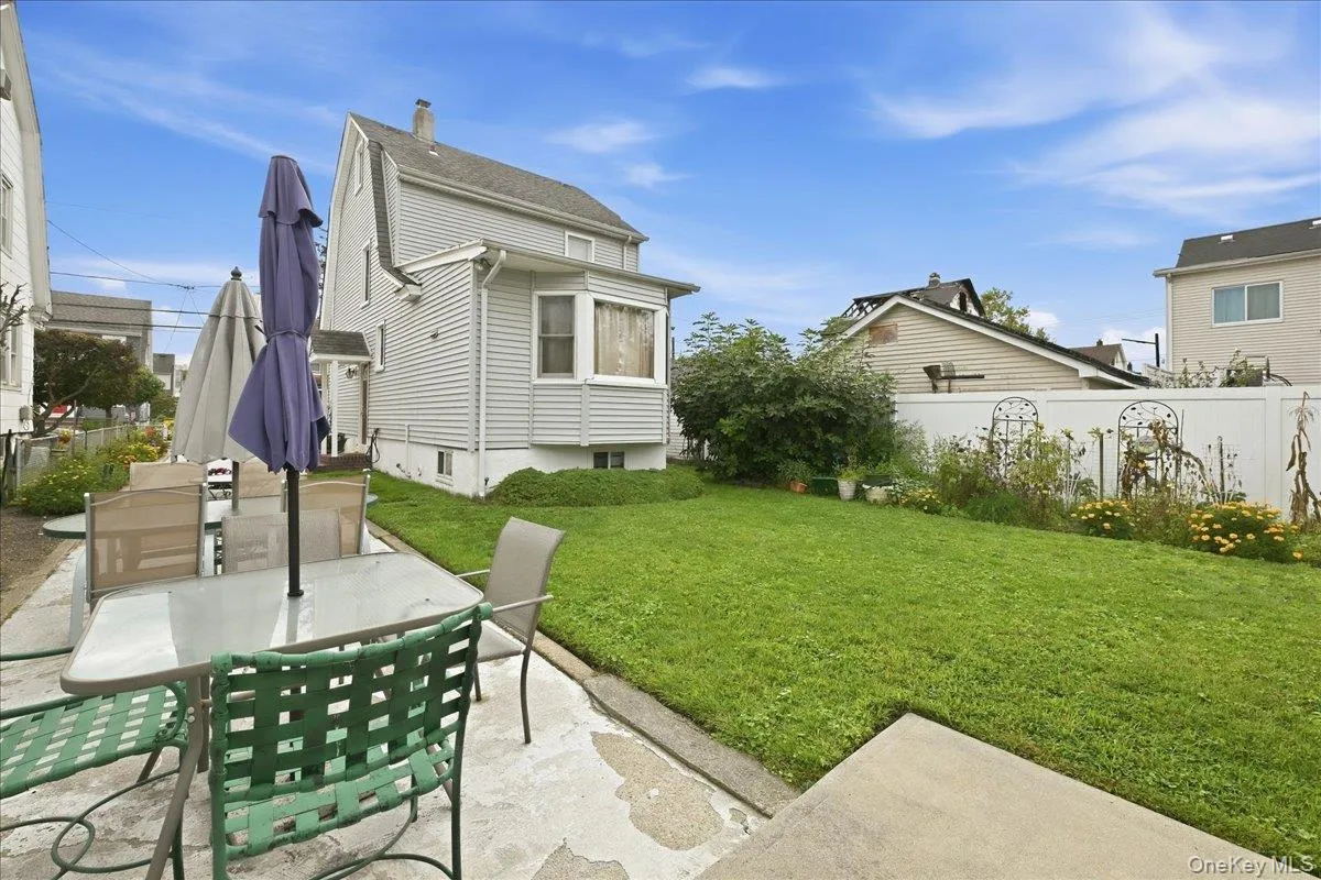 56 Elmwood Street, Hempstead, NY, 3 Bedrooms Bedrooms, 7 Rooms Rooms,2 BathroomsBathrooms,Residential,For Rent,Elmwood,0,1050601 56 Elmwood Street, Hempstead, NY, 3 Bedrooms Bedrooms, 7 Rooms Rooms,2 BathroomsBathrooms,Residential,For Rent,Elmwood,0,1050601