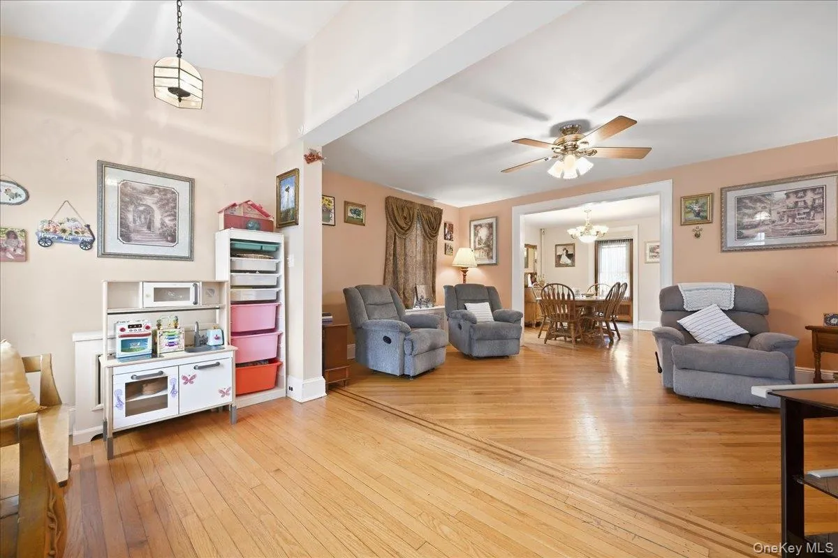 56 Elmwood Street, Hempstead, NY, 3 Bedrooms Bedrooms, 7 Rooms Rooms,2 BathroomsBathrooms,Residential,For Rent,Elmwood,0,1050601 56 Elmwood Street, Hempstead, NY, 3 Bedrooms Bedrooms, 7 Rooms Rooms,2 BathroomsBathrooms,Residential,For Rent,Elmwood,0,1050601
