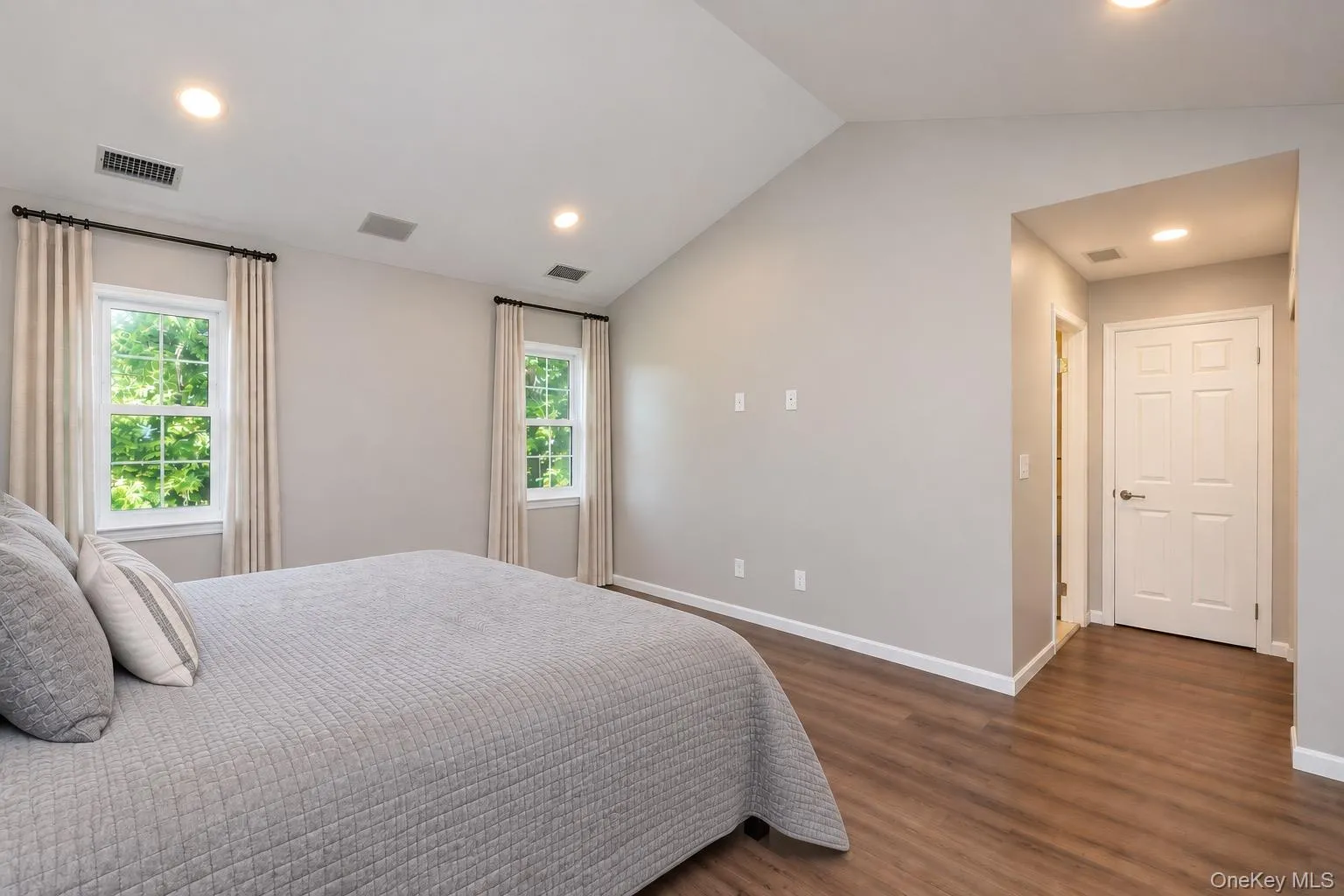 3 Plantation Drive, Smithtown, NY, 3 Bedrooms Bedrooms, 6 Rooms Rooms,2 BathroomsBathrooms,Residential,For Rent,Plantation,0,1050603 3 Plantation Drive, Smithtown, NY, 3 Bedrooms Bedrooms, 6 Rooms Rooms,2 BathroomsBathrooms,Residential,For Rent,Plantation,0,1050603