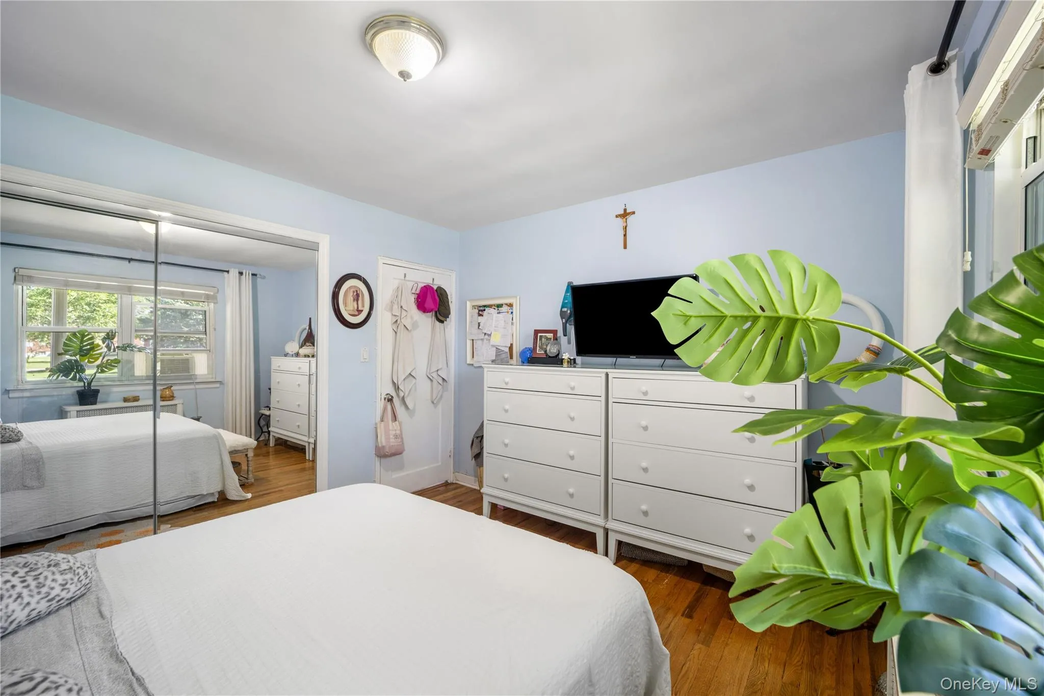 247-48 77th Crescent, New York, NY, 2 Bedrooms Bedrooms, 5 Rooms Rooms,1 BathroomBathrooms,Residential,For Rent,77th Crescent,0,1050606 247-48 77th Crescent, New York, NY, 2 Bedrooms Bedrooms, 5 Rooms Rooms,1 BathroomBathrooms,Residential,For Rent,77th Crescent,0,1050606