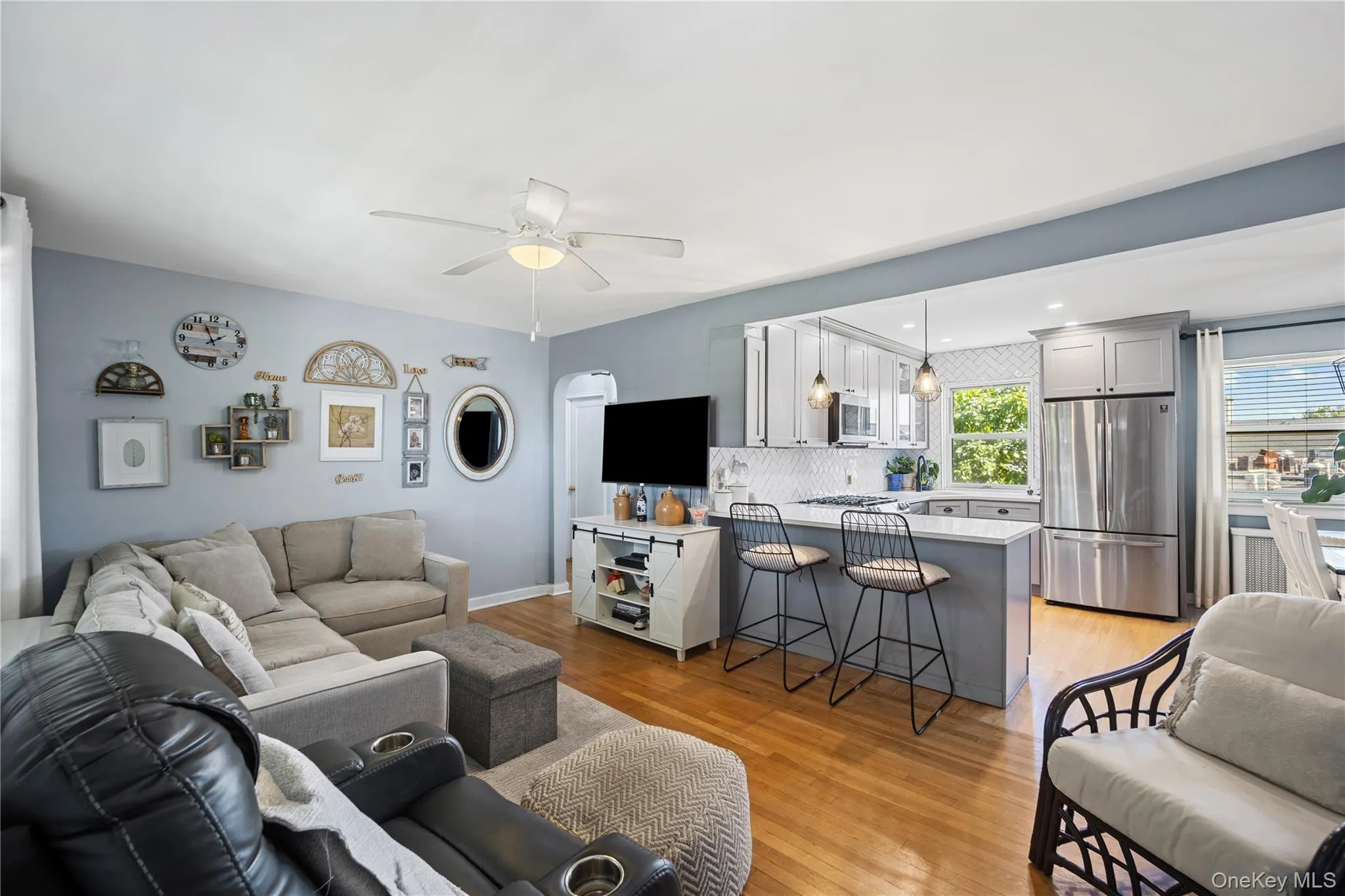 247-48 77th Crescent, New York, NY, 2 Bedrooms Bedrooms, 5 Rooms Rooms,1 BathroomBathrooms,Residential,For Rent,77th Crescent,0,1050606 247-48 77th Crescent, New York, NY, 2 Bedrooms Bedrooms, 5 Rooms Rooms,1 BathroomBathrooms,Residential,For Rent,77th Crescent,0,1050606