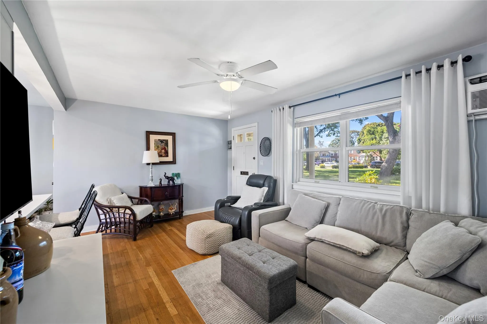 247-48 77th Crescent, New York, NY, 2 Bedrooms Bedrooms, 5 Rooms Rooms,1 BathroomBathrooms,Residential,For Rent,77th Crescent,0,1050606 247-48 77th Crescent, New York, NY, 2 Bedrooms Bedrooms, 5 Rooms Rooms,1 BathroomBathrooms,Residential,For Rent,77th Crescent,0,1050606