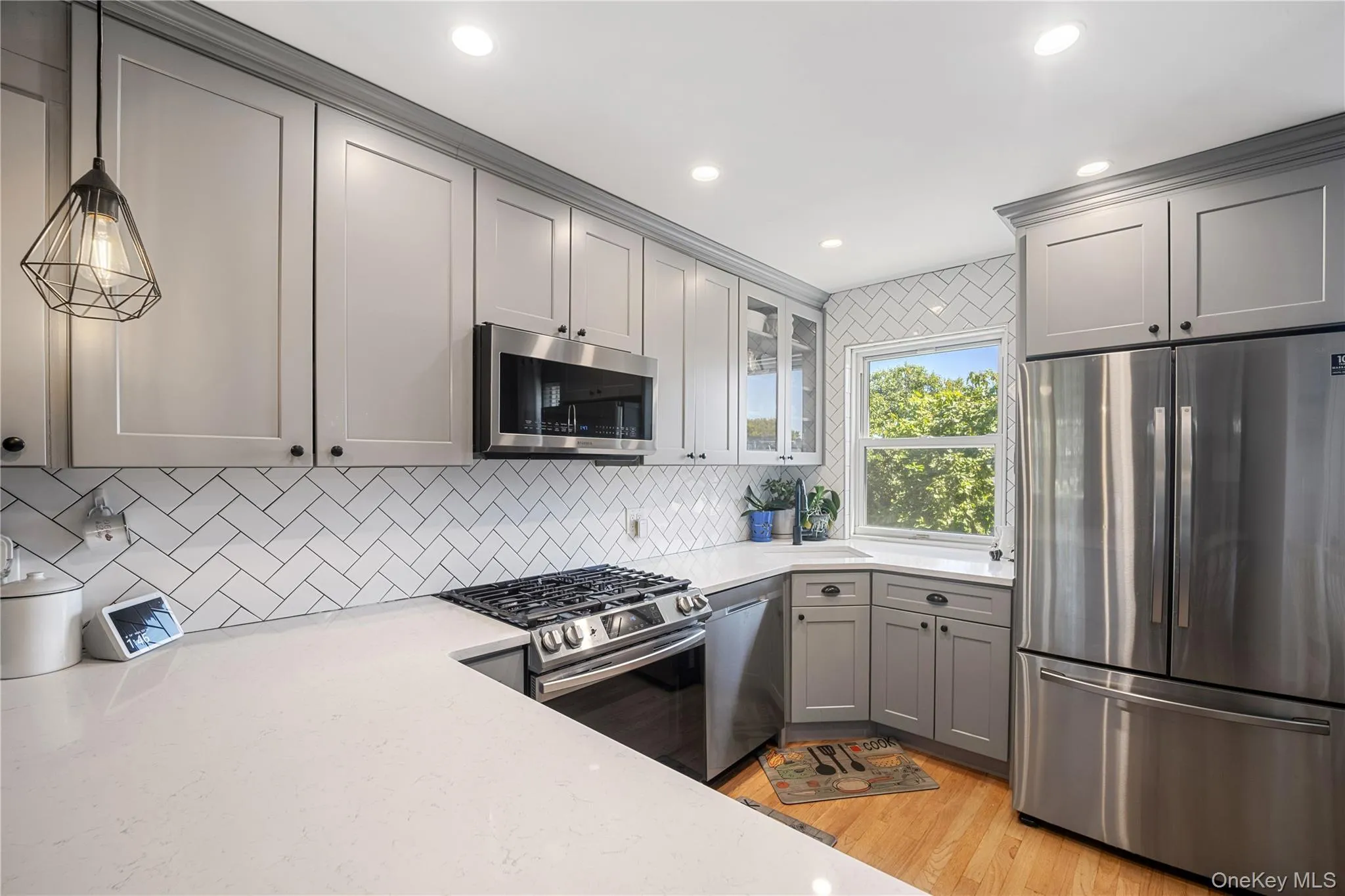 247-48 77th Crescent, New York, NY, 2 Bedrooms Bedrooms, 5 Rooms Rooms,1 BathroomBathrooms,Residential,For Rent,77th Crescent,0,1050606 247-48 77th Crescent, New York, NY, 2 Bedrooms Bedrooms, 5 Rooms Rooms,1 BathroomBathrooms,Residential,For Rent,77th Crescent,0,1050606