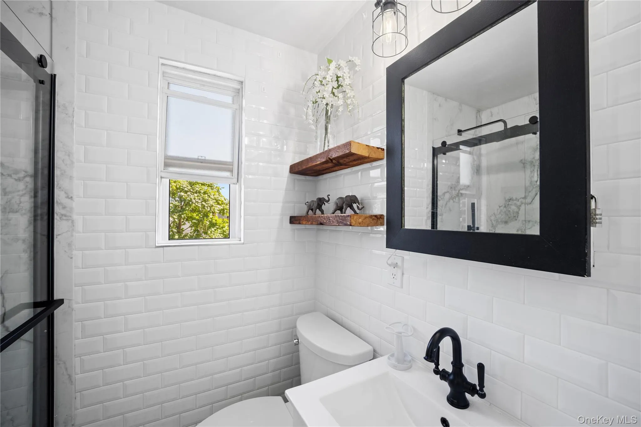 247-48 77th Crescent, New York, NY, 2 Bedrooms Bedrooms, 5 Rooms Rooms,1 BathroomBathrooms,Residential,For Rent,77th Crescent,0,1050606 247-48 77th Crescent, New York, NY, 2 Bedrooms Bedrooms, 5 Rooms Rooms,1 BathroomBathrooms,Residential,For Rent,77th Crescent,0,1050606