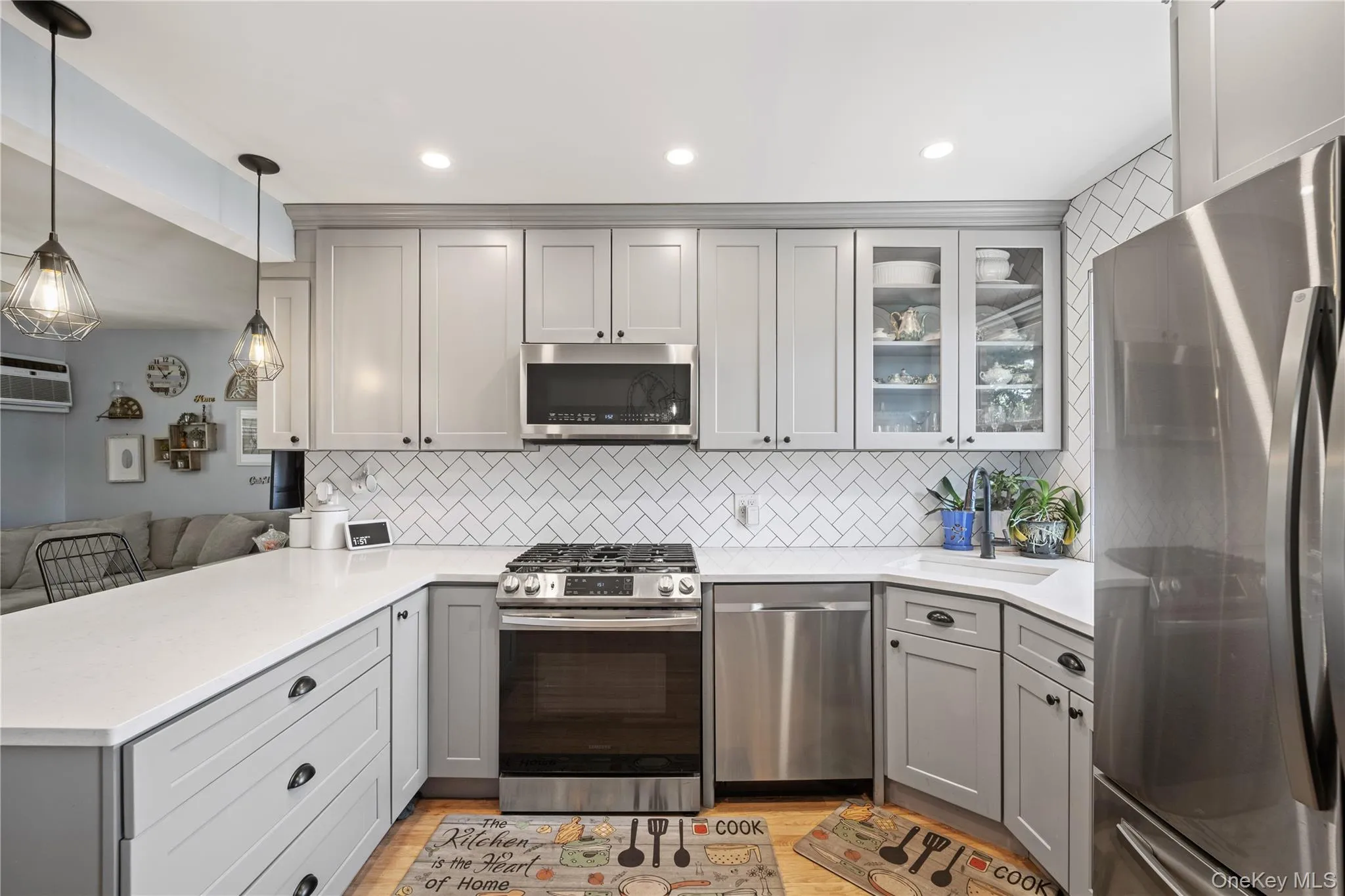 247-48 77th Crescent, New York, NY, 2 Bedrooms Bedrooms, 5 Rooms Rooms,1 BathroomBathrooms,Residential,For Rent,77th Crescent,0,1050606 247-48 77th Crescent, New York, NY, 2 Bedrooms Bedrooms, 5 Rooms Rooms,1 BathroomBathrooms,Residential,For Rent,77th Crescent,0,1050606