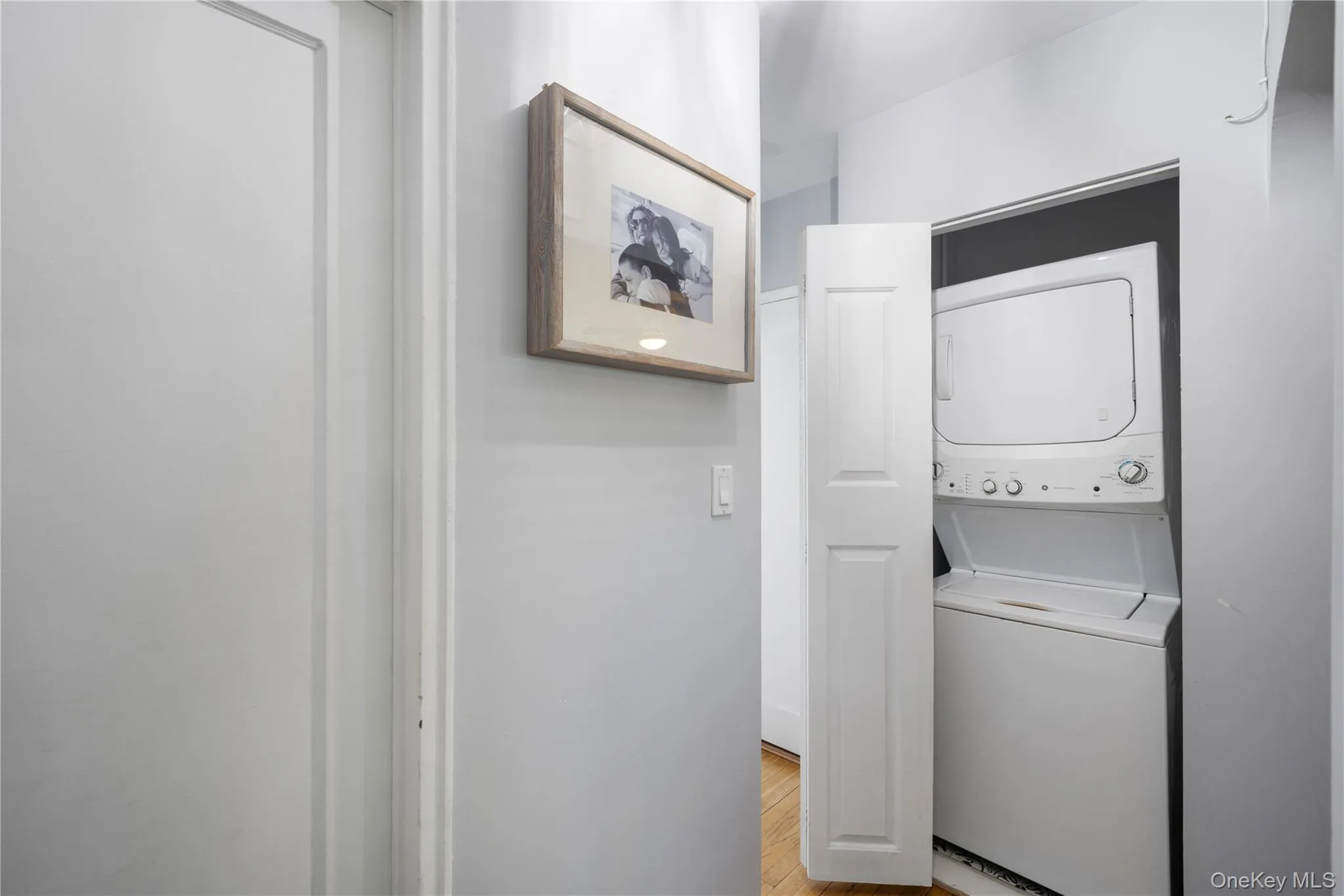 247-48 77th Crescent, New York, NY, 2 Bedrooms Bedrooms, 5 Rooms Rooms,1 BathroomBathrooms,Residential,For Rent,77th Crescent,0,1050606 247-48 77th Crescent, New York, NY, 2 Bedrooms Bedrooms, 5 Rooms Rooms,1 BathroomBathrooms,Residential,For Rent,77th Crescent,0,1050606