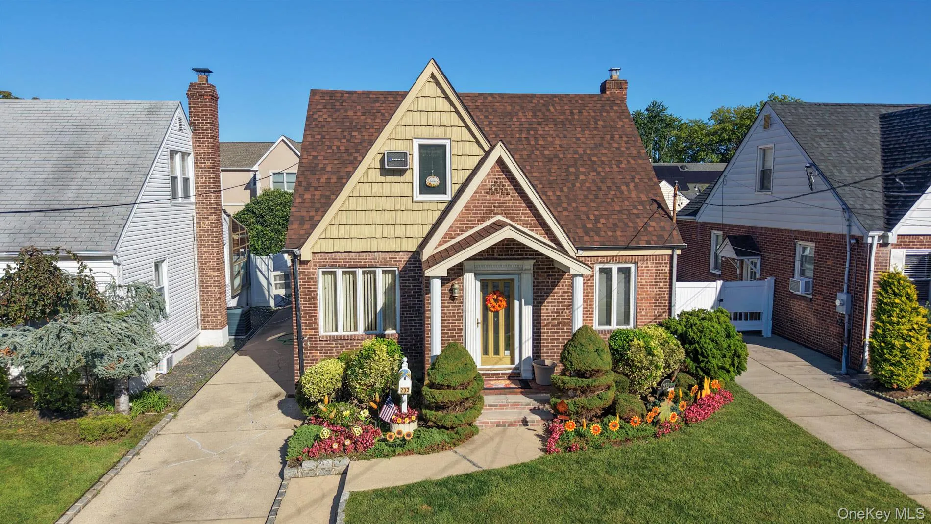 233 Cleveland Street, Hempstead, NY, 4 Bedrooms Bedrooms, 8 Rooms Rooms,2 BathroomsBathrooms,Residential,For Rent,Cleveland,0,1050608 233 Cleveland Street, Hempstead, NY, 4 Bedrooms Bedrooms, 8 Rooms Rooms,2 BathroomsBathrooms,Residential,For Rent,Cleveland,0,1050608