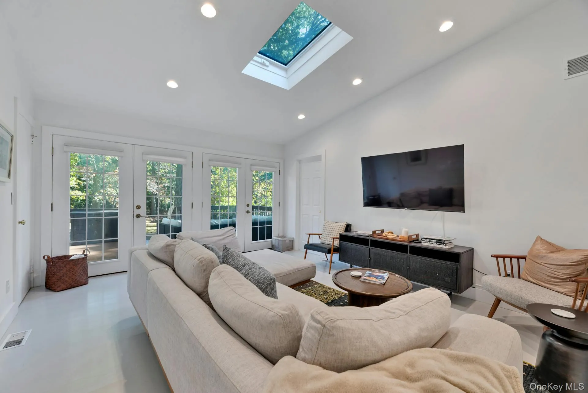 3670 Rocky Point Road, Southold, NY, 3 Bedrooms Bedrooms, 5 Rooms Rooms,2 BathroomsBathrooms,Residential Lease,For Rent,Rocky Point,0,1050611 3670 Rocky Point Road, Southold, NY, 3 Bedrooms Bedrooms, 5 Rooms Rooms,2 BathroomsBathrooms,Residential Lease,For Rent,Rocky Point,0,1050611