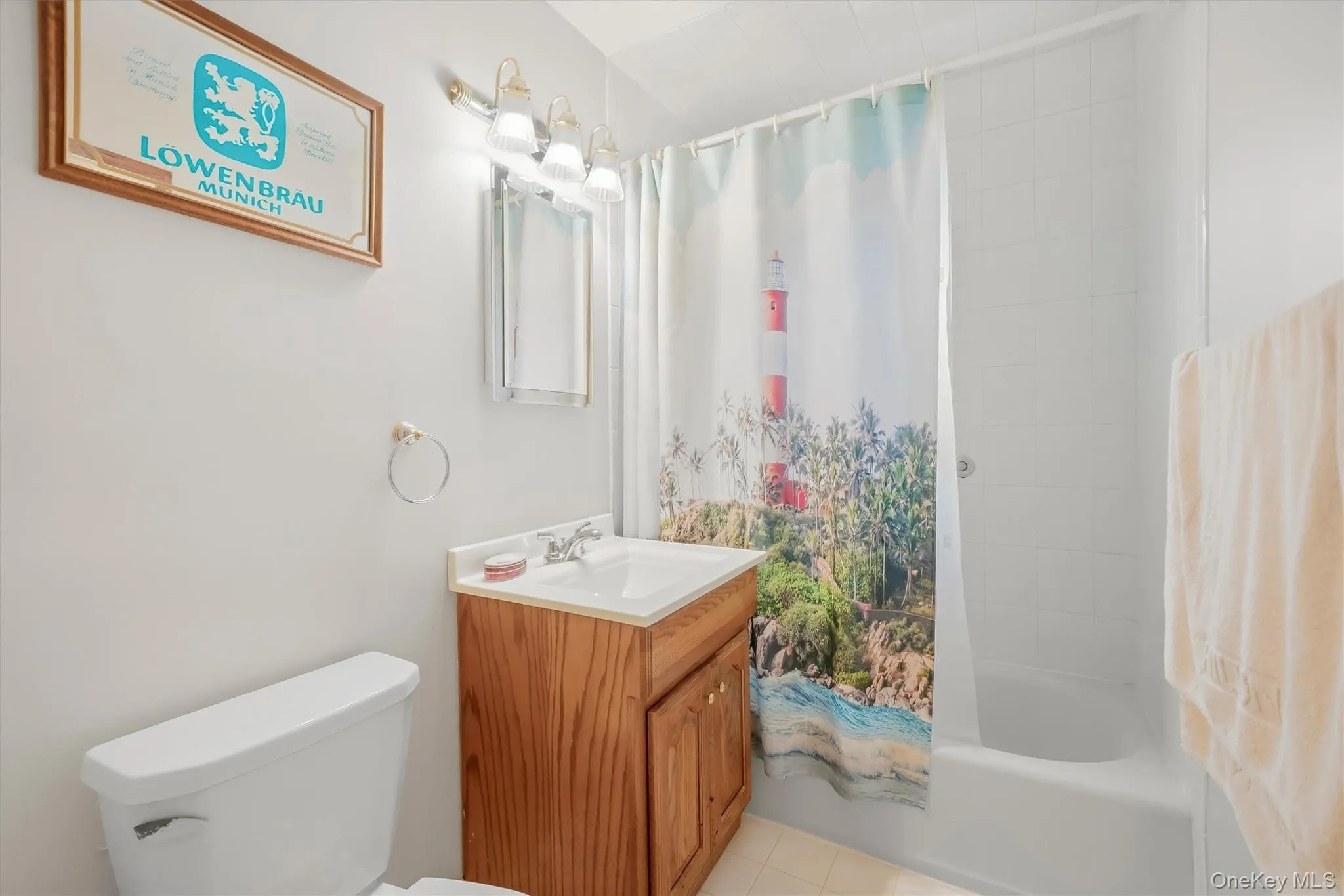Full bathroom Full bathroom