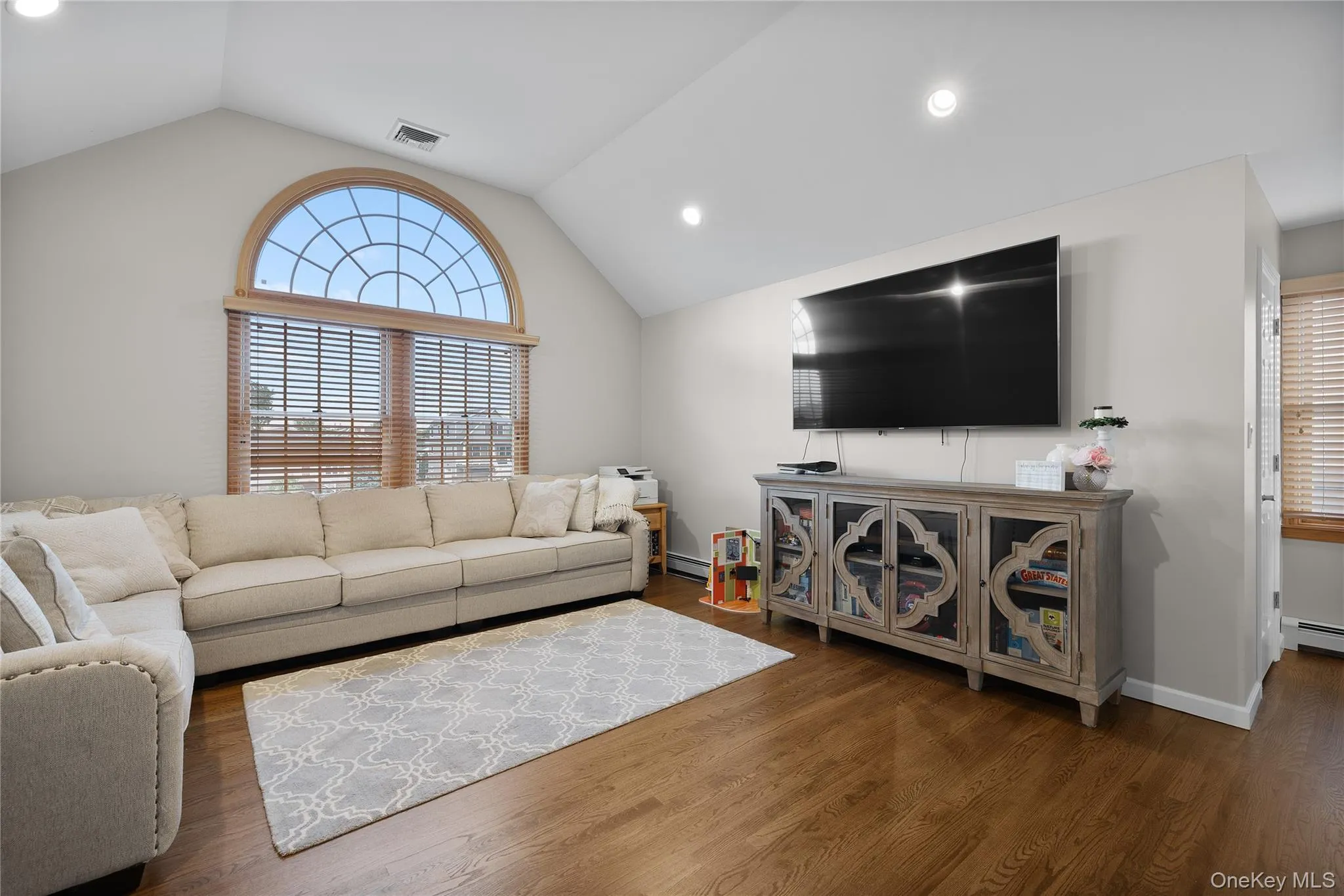 24 South Plaza, Babylon, NY, 5 Bedrooms Bedrooms, 10 Rooms Rooms,4 BathroomsBathrooms,Residential,For Rent,South,0,1050616 24 South Plaza, Babylon, NY, 5 Bedrooms Bedrooms, 10 Rooms Rooms,4 BathroomsBathrooms,Residential,For Rent,South,0,1050616