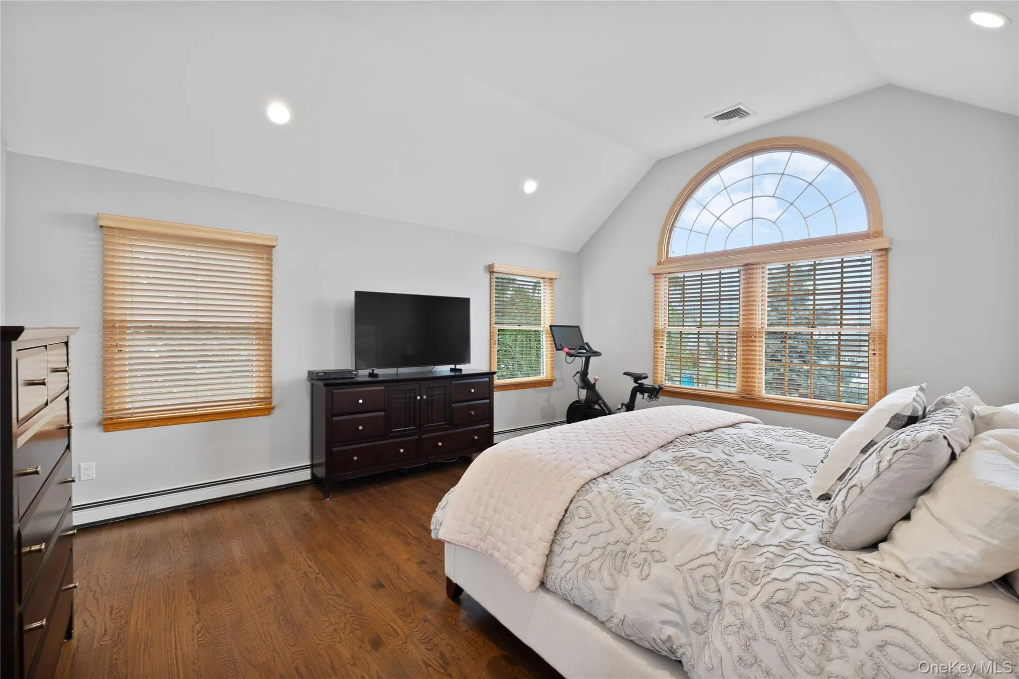 24 South Plaza, Babylon, NY, 5 Bedrooms Bedrooms, 10 Rooms Rooms,4 BathroomsBathrooms,Residential,For Rent,South,0,1050616 24 South Plaza, Babylon, NY, 5 Bedrooms Bedrooms, 10 Rooms Rooms,4 BathroomsBathrooms,Residential,For Rent,South,0,1050616
