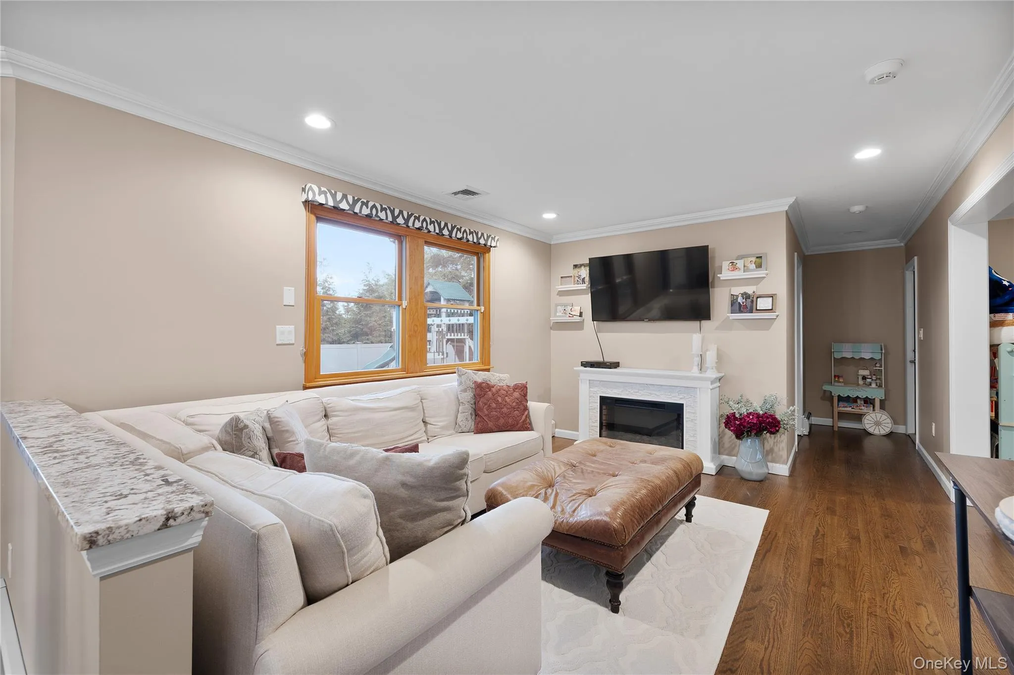 24 South Plaza, Babylon, NY, 5 Bedrooms Bedrooms, 10 Rooms Rooms,4 BathroomsBathrooms,Residential,For Rent,South,0,1050616 24 South Plaza, Babylon, NY, 5 Bedrooms Bedrooms, 10 Rooms Rooms,4 BathroomsBathrooms,Residential,For Rent,South,0,1050616